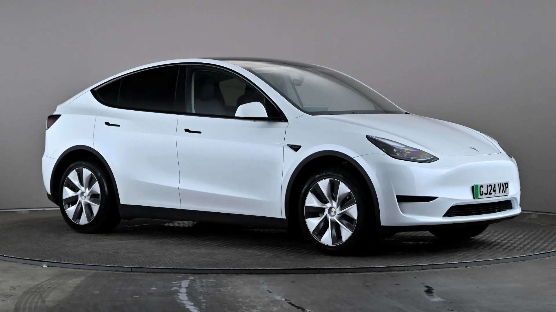 A 2024 TESLA MODEL Y RWD Auto A 2024 TESLA MODEL Y RWD Auto