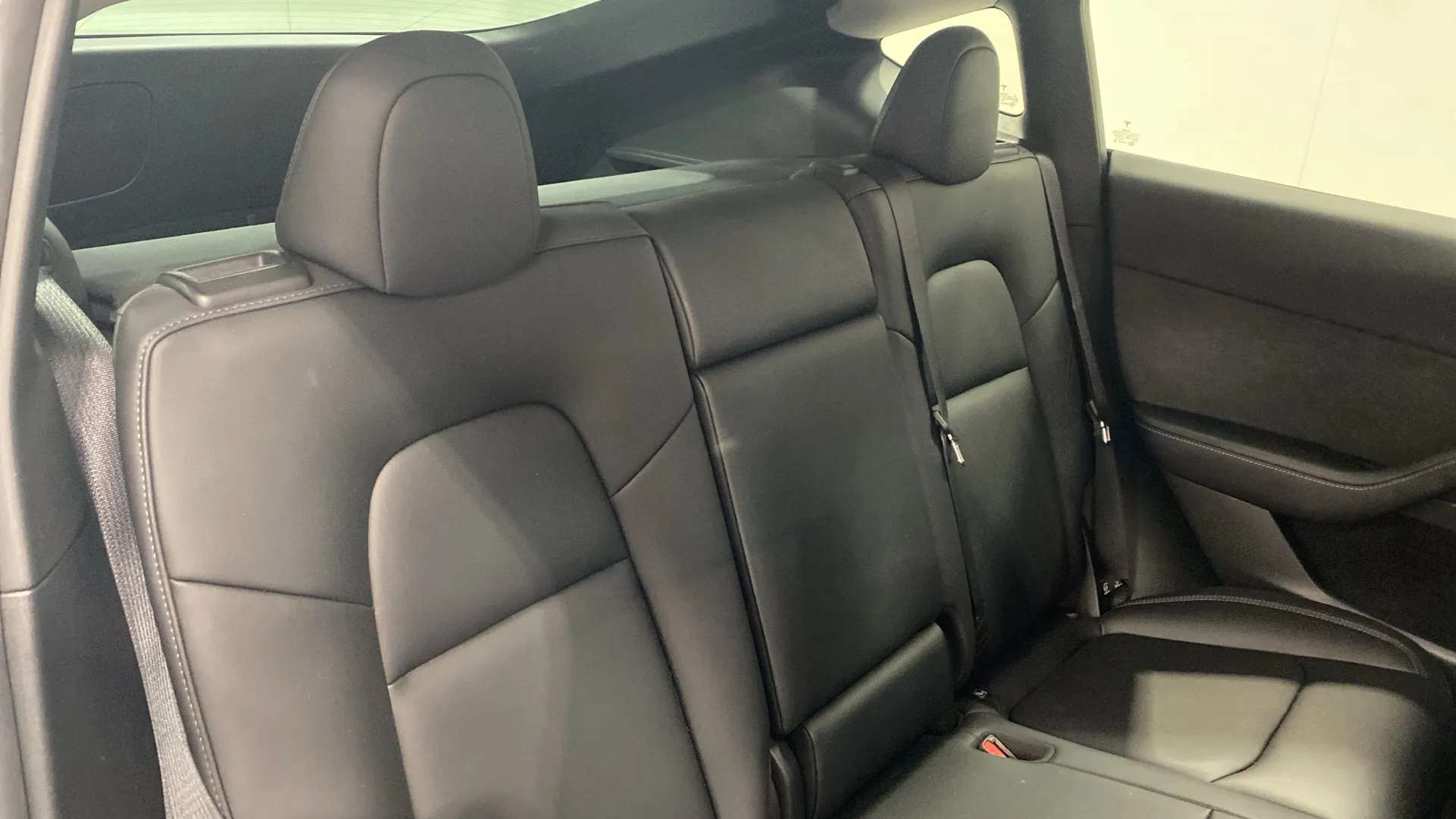 A 2022 TESLA MODEL Y RWD Auto A 2022 TESLA MODEL Y RWD Auto