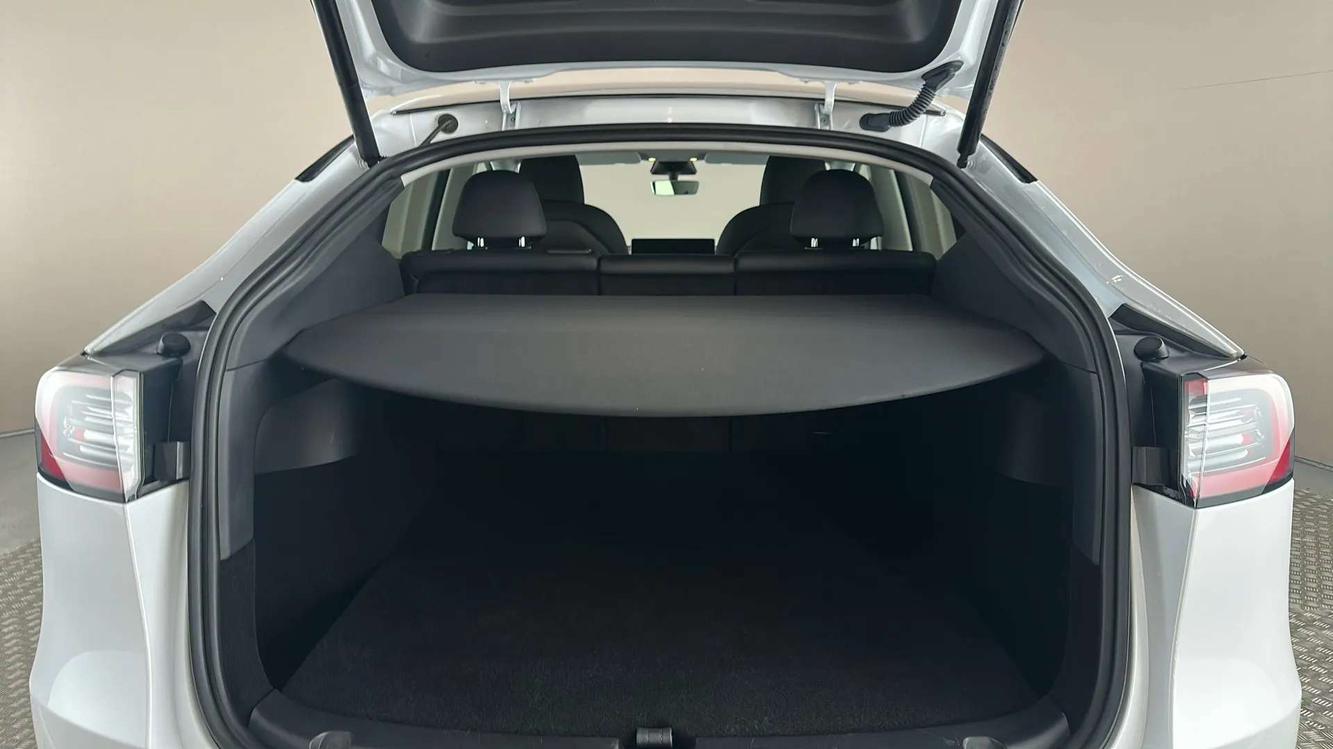 2024 TESLA MODEL Y 2024 TESLA MODEL Y