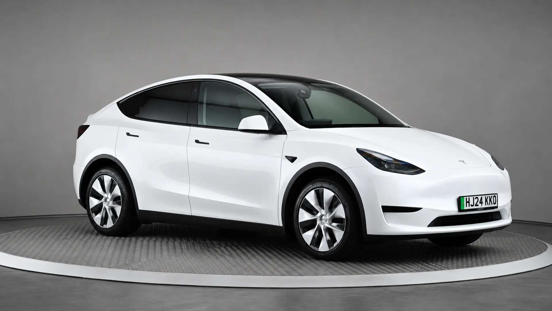 A 2024 TESLA MODEL Y RWD Auto A 2024 TESLA MODEL Y RWD Auto