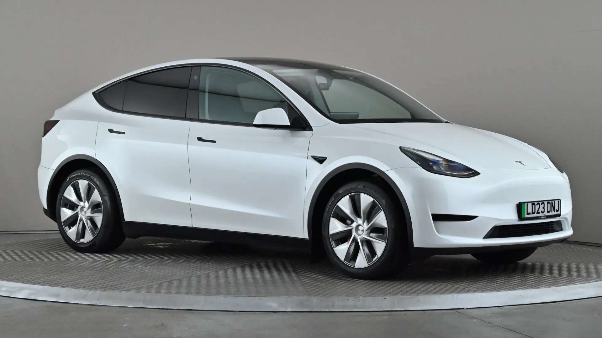 A 2023 TESLA MODEL Y RWD Auto A 2023 TESLA MODEL Y RWD Auto