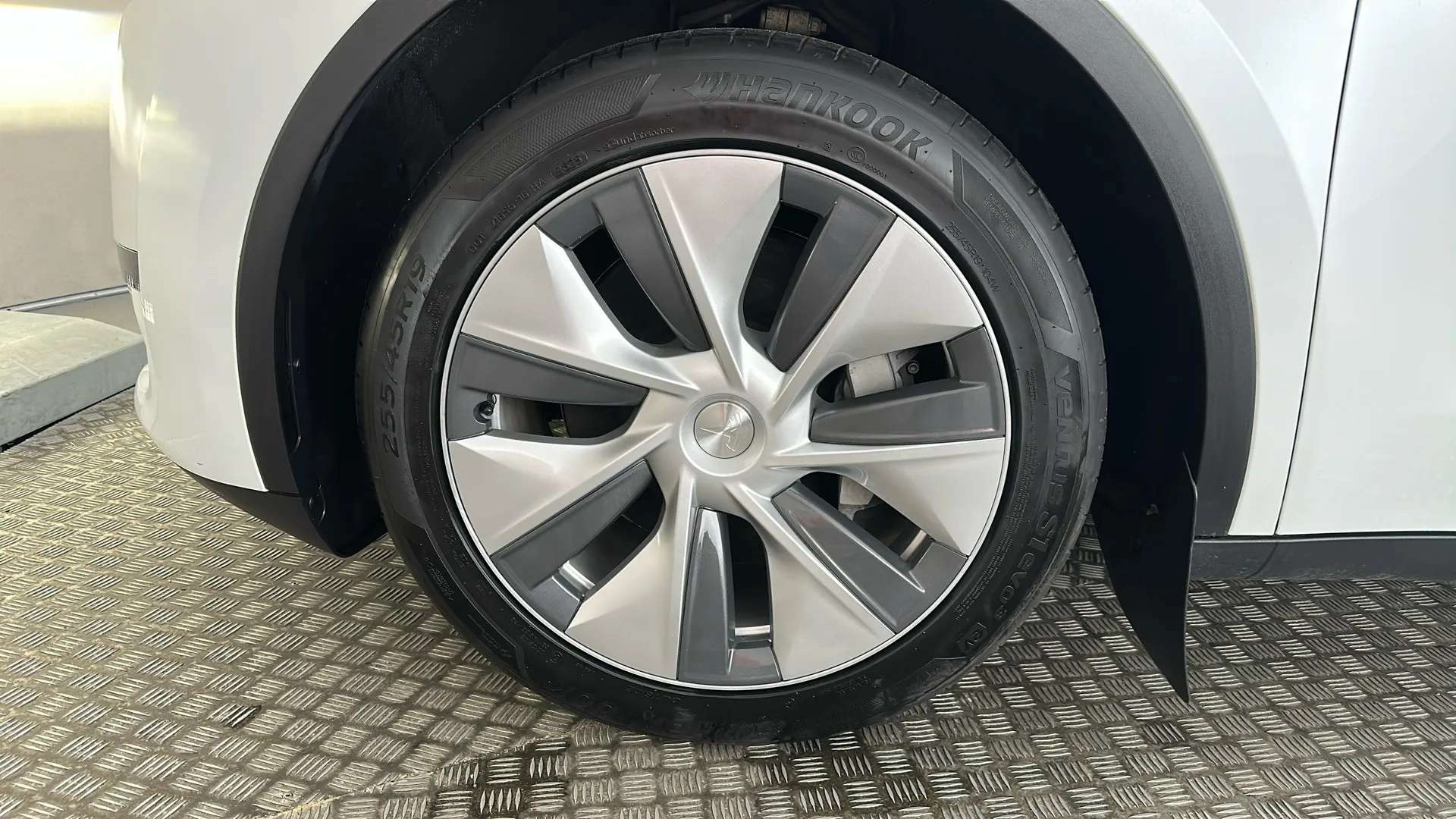 2023 TESLA MODEL Y 2023 TESLA MODEL Y