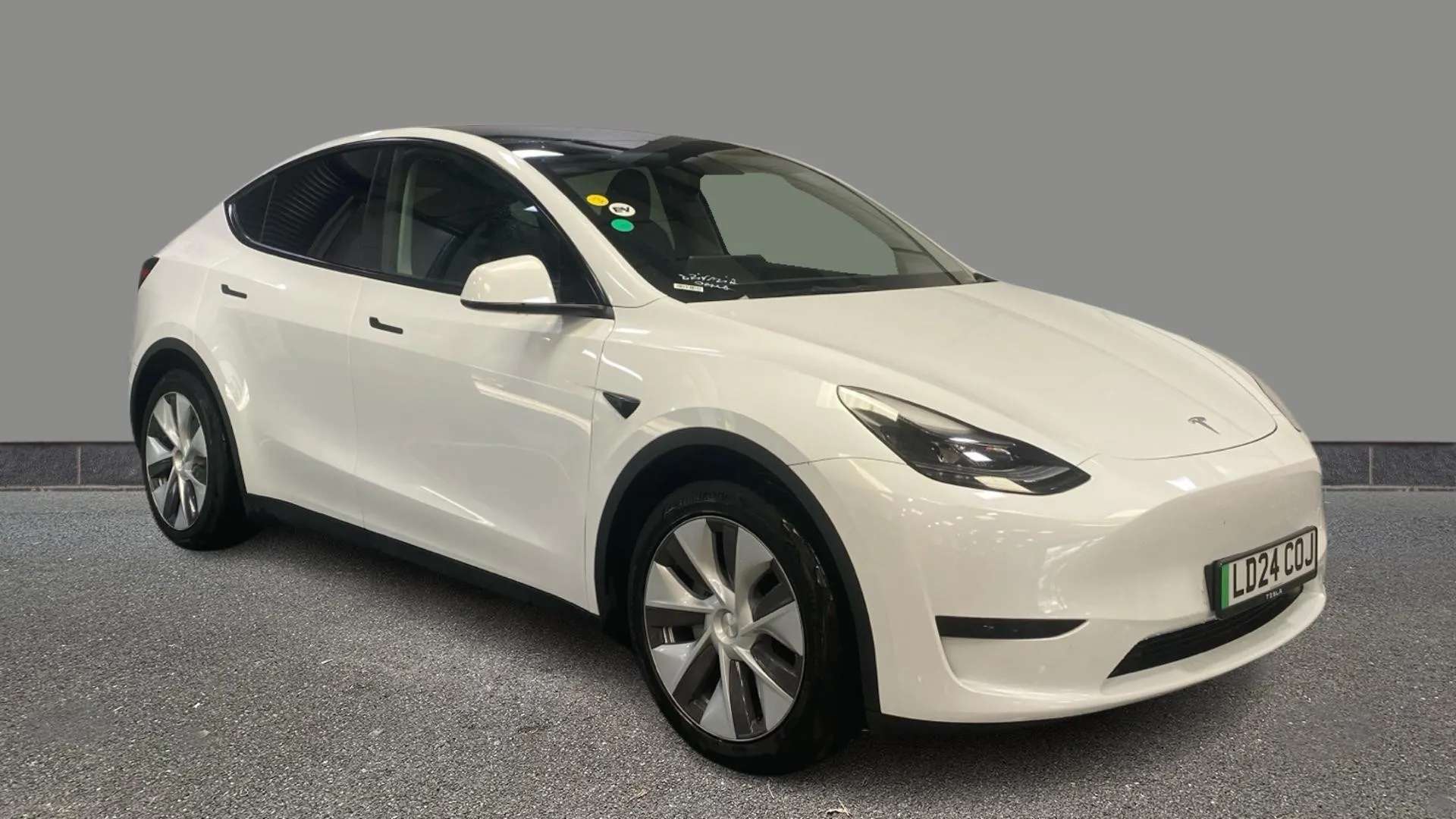 A 2024 TESLA MODEL Y RWD Auto A 2024 TESLA MODEL Y RWD Auto