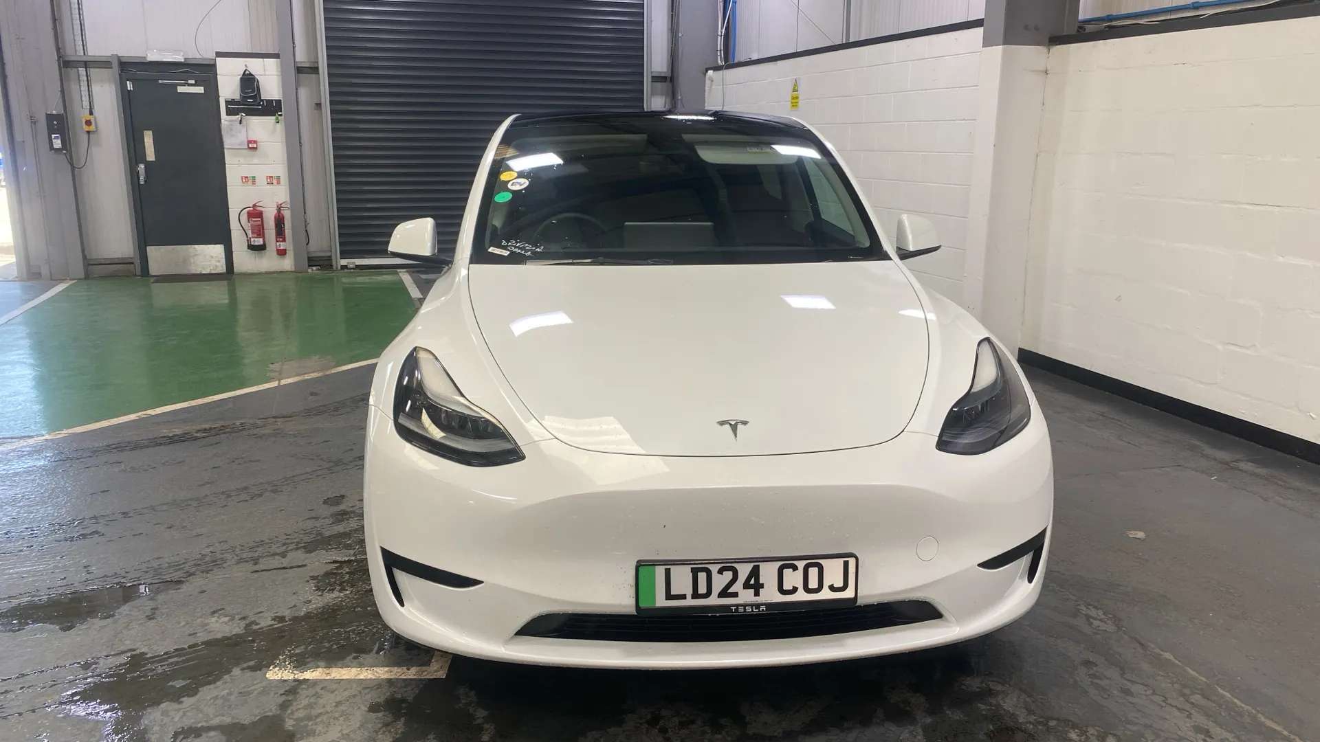 A 2024 TESLA MODEL Y RWD Auto A 2024 TESLA MODEL Y RWD Auto