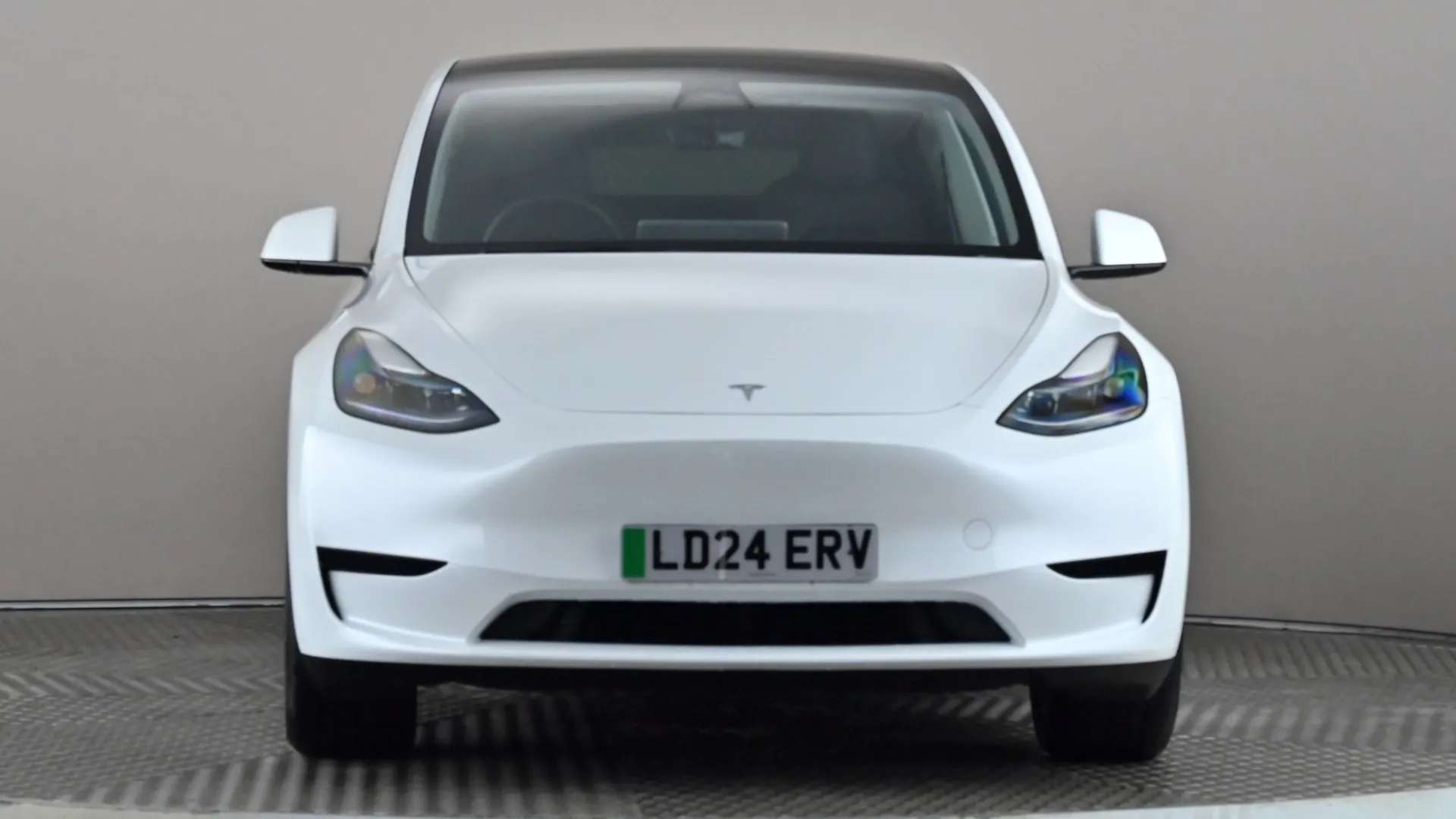 A 2024 TESLA MODEL Y RWD Auto A 2024 TESLA MODEL Y RWD Auto