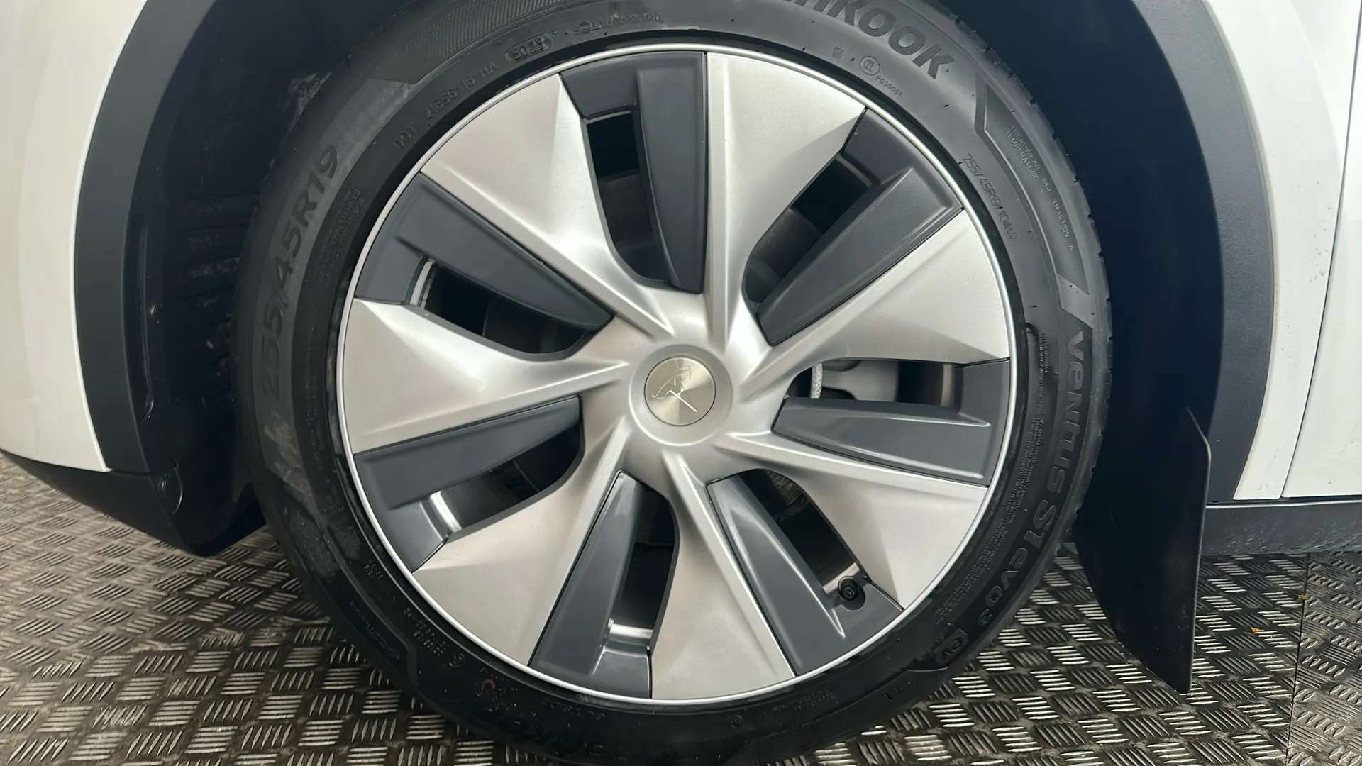 2024 TESLA MODEL Y 2024 TESLA MODEL Y
