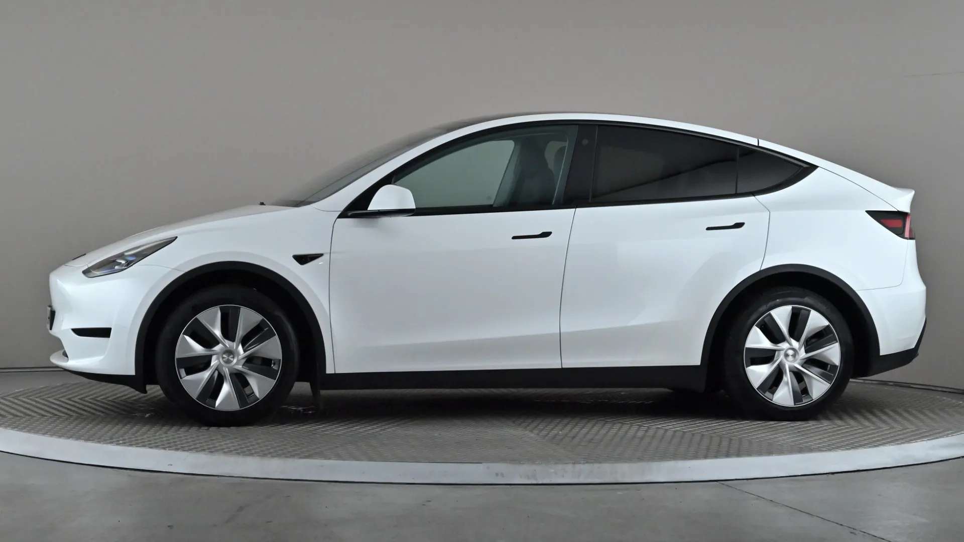 A 2023 TESLA MODEL Y RWD Auto A 2023 TESLA MODEL Y RWD Auto