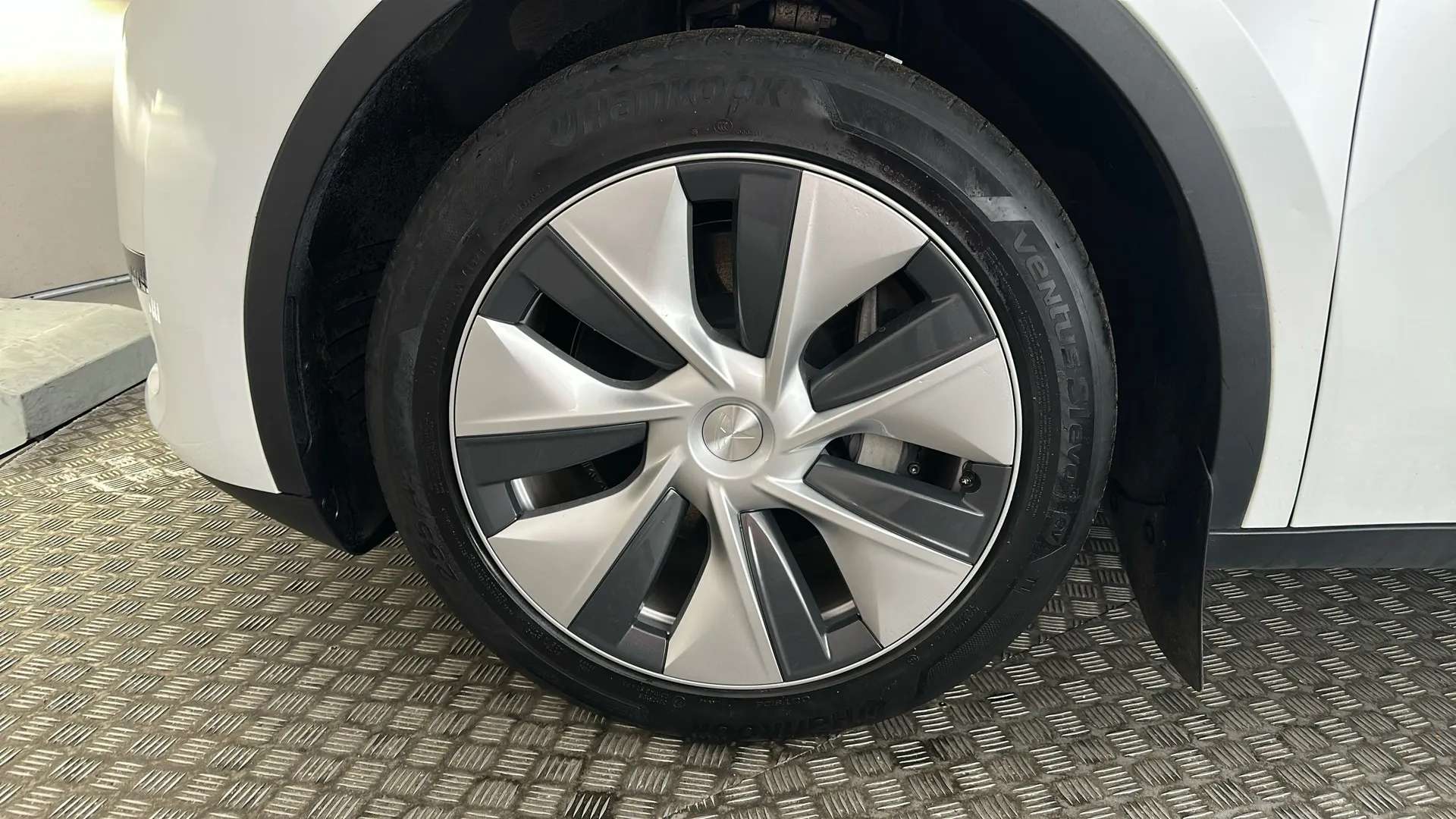 2023 TESLA MODEL Y 2023 TESLA MODEL Y