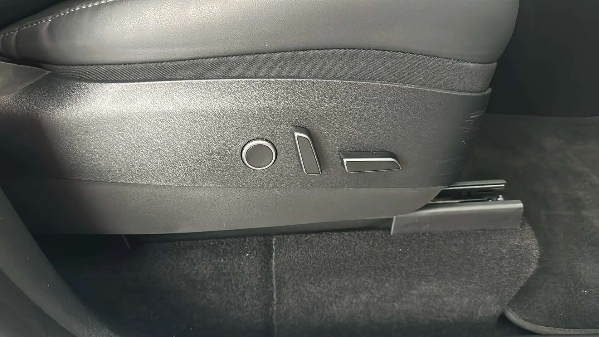 2023 TESLA MODEL Y 2023 TESLA MODEL Y