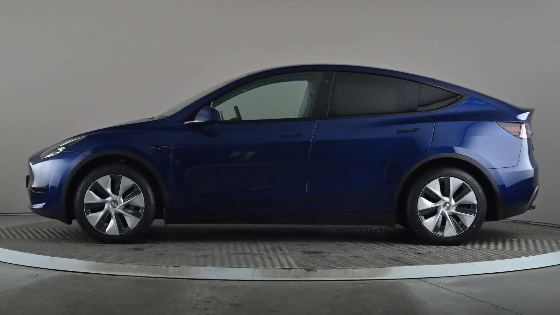 A 2023 TESLA MODEL Y RWD Auto A 2023 TESLA MODEL Y RWD Auto