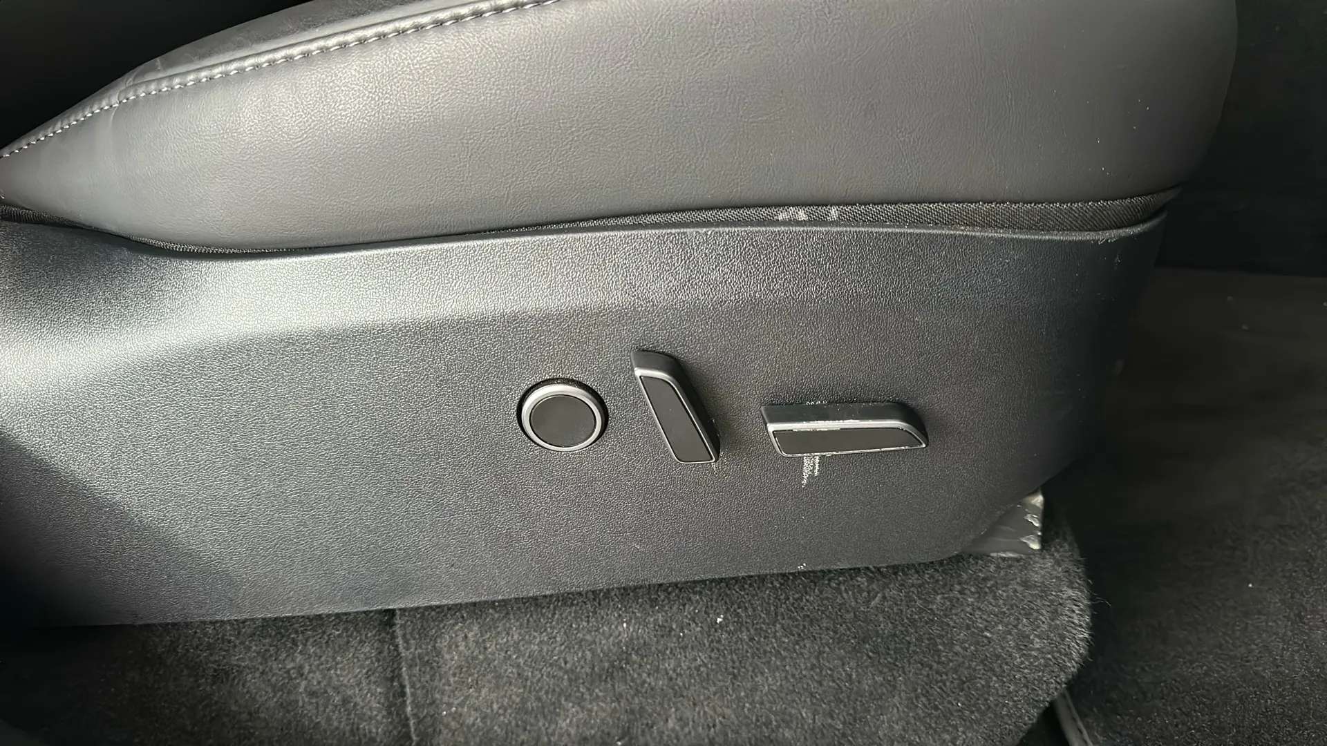 2023 TESLA MODEL Y 2023 TESLA MODEL Y