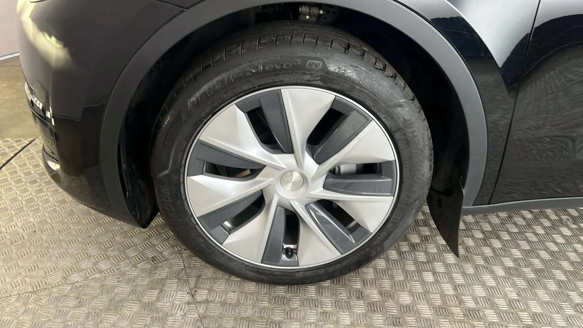 2023 TESLA MODEL Y 2023 TESLA MODEL Y