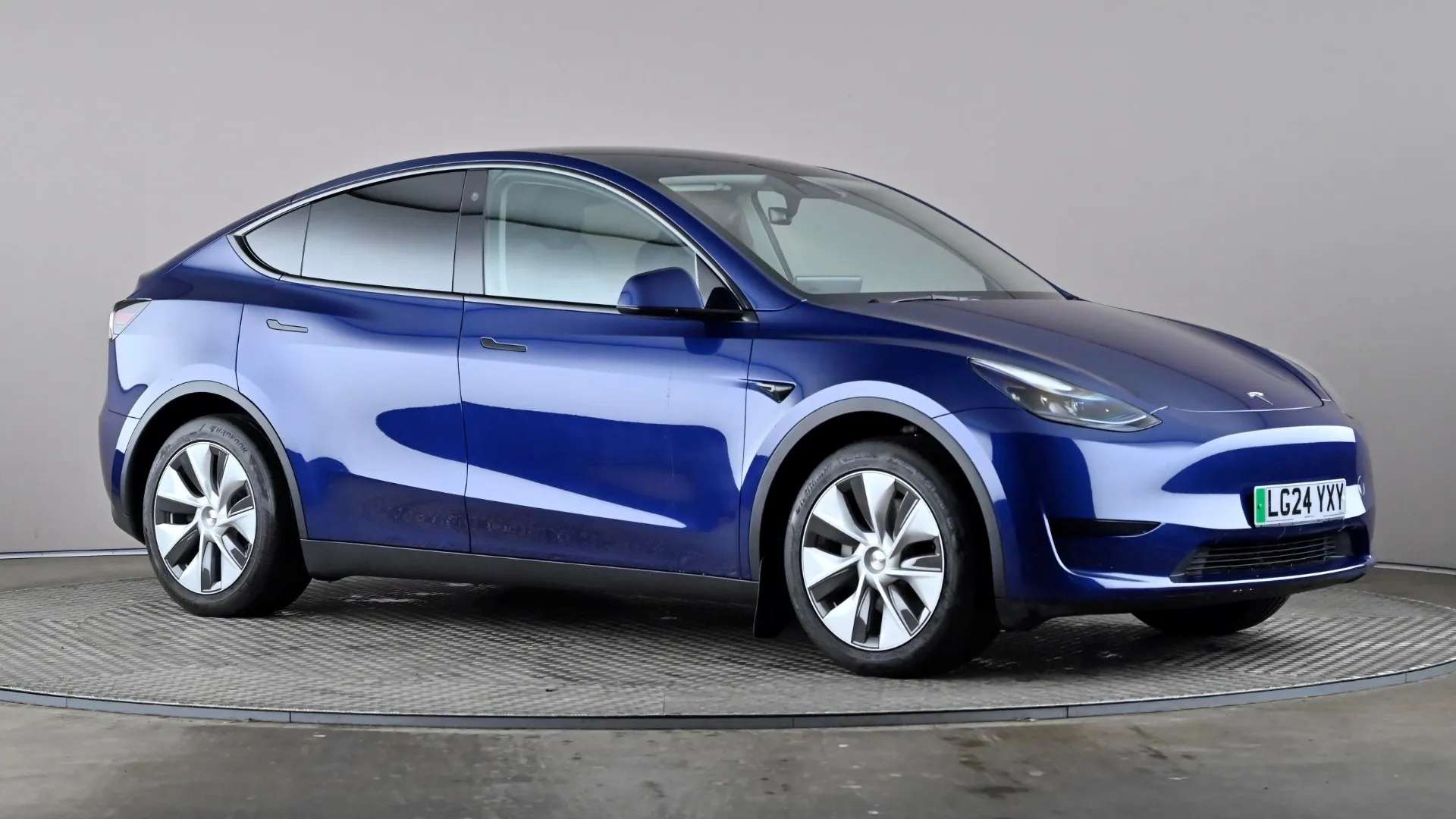 A 2024 TESLA MODEL Y RWD Auto A 2024 TESLA MODEL Y RWD Auto