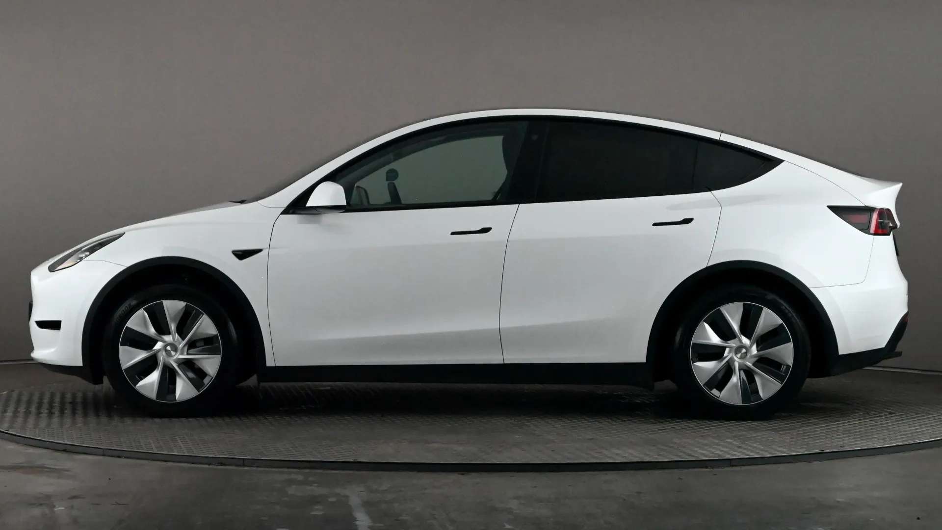 A 2023 TESLA MODEL Y RWD Auto A 2023 TESLA MODEL Y RWD Auto