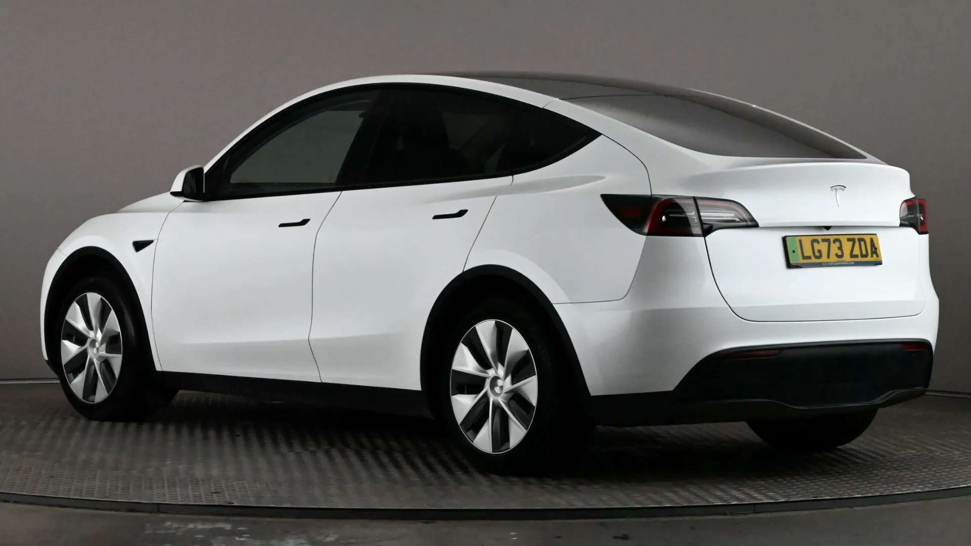 A 2023 TESLA MODEL Y RWD Auto A 2023 TESLA MODEL Y RWD Auto