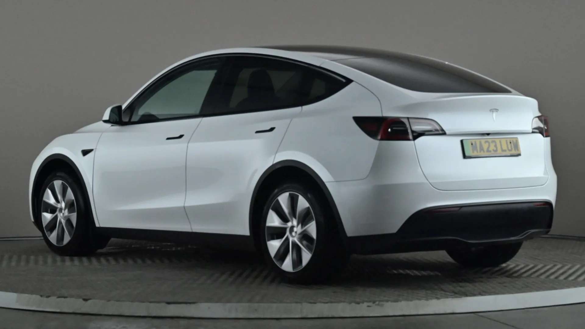 A 2023 TESLA MODEL Y RWD Auto A 2023 TESLA MODEL Y RWD Auto