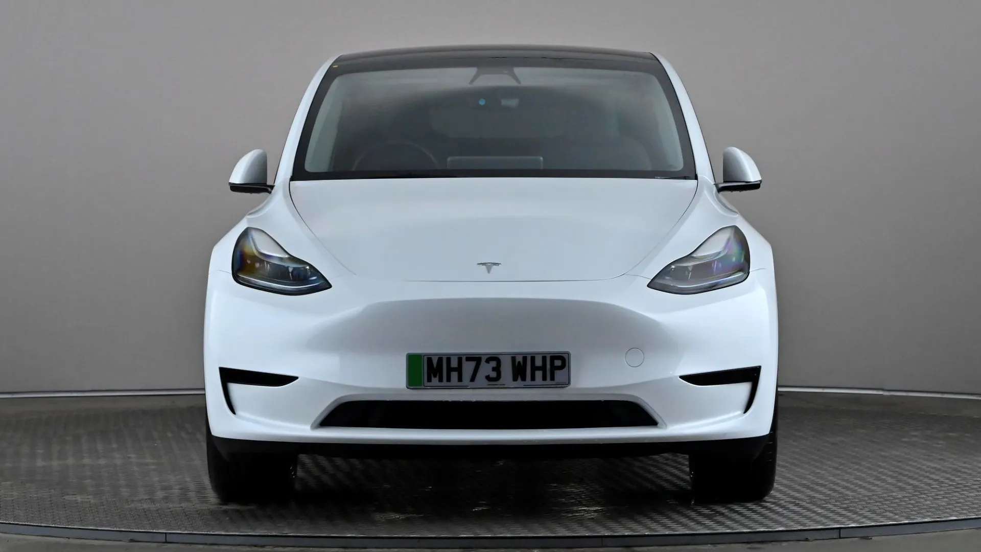 A 2024 TESLA MODEL Y RWD Auto A 2024 TESLA MODEL Y RWD Auto