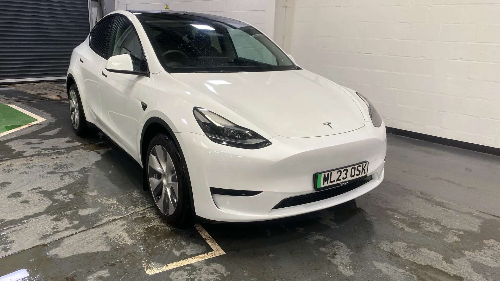 A 2023 TESLA MODEL Y RWD Auto A 2023 TESLA MODEL Y RWD Auto