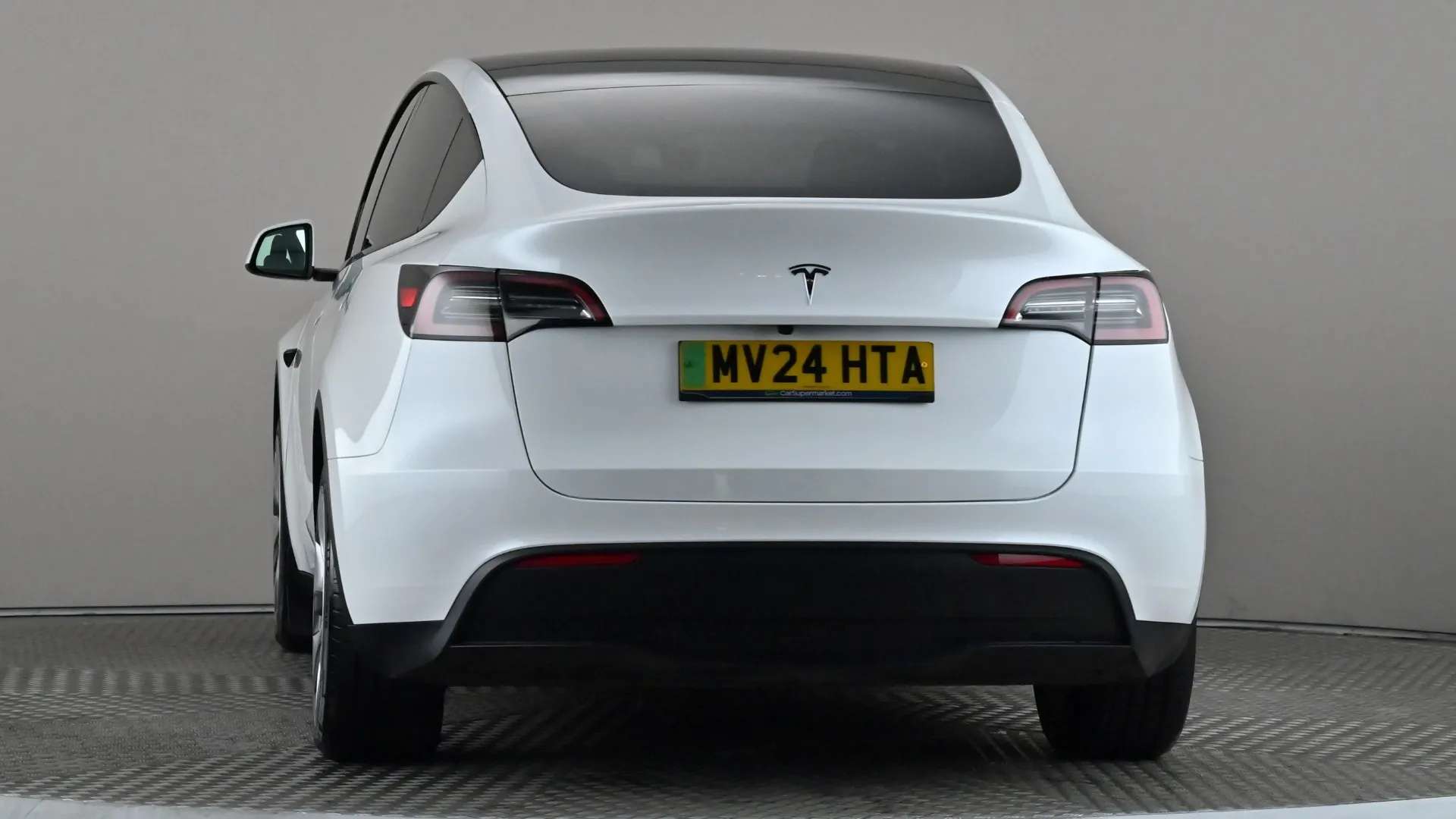 2024 TESLA MODEL Y 2024 TESLA MODEL Y