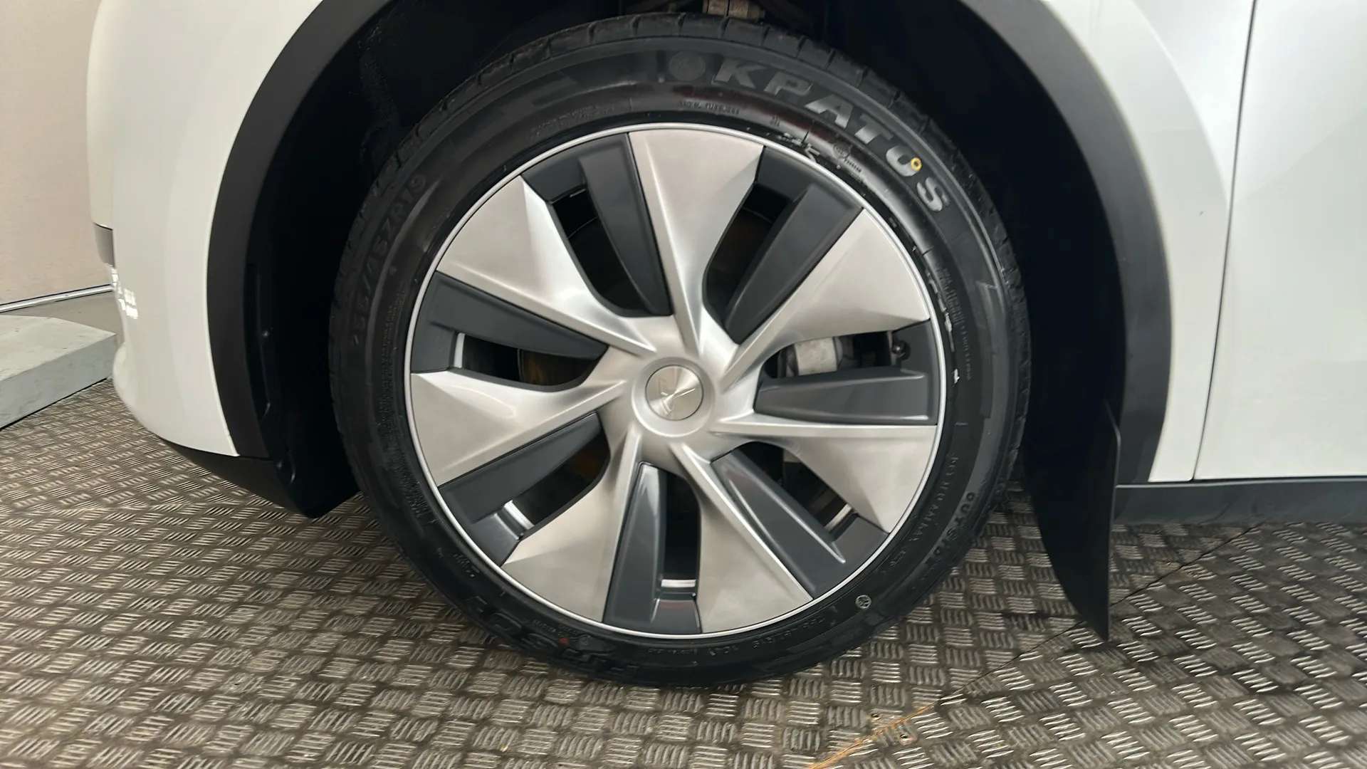 2024 TESLA MODEL Y 2024 TESLA MODEL Y
