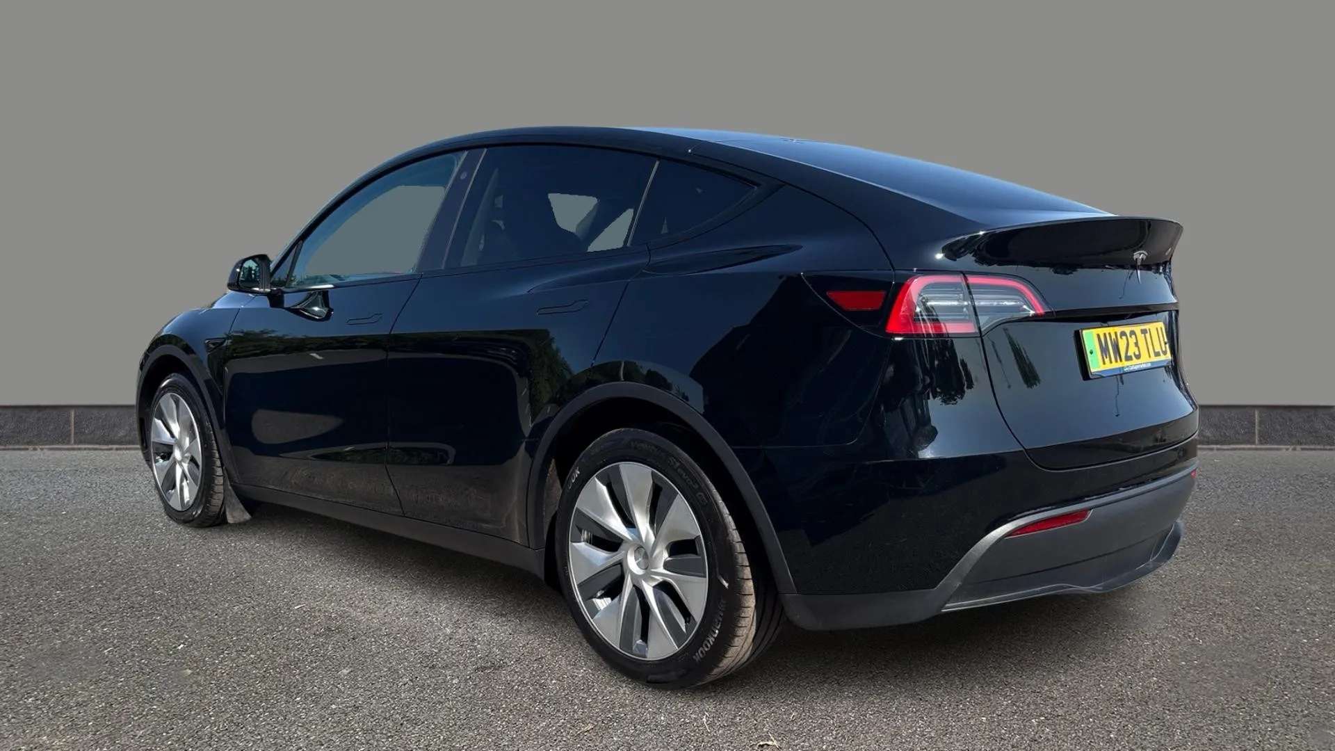 A 2023 TESLA MODEL Y RWD Auto A 2023 TESLA MODEL Y RWD Auto