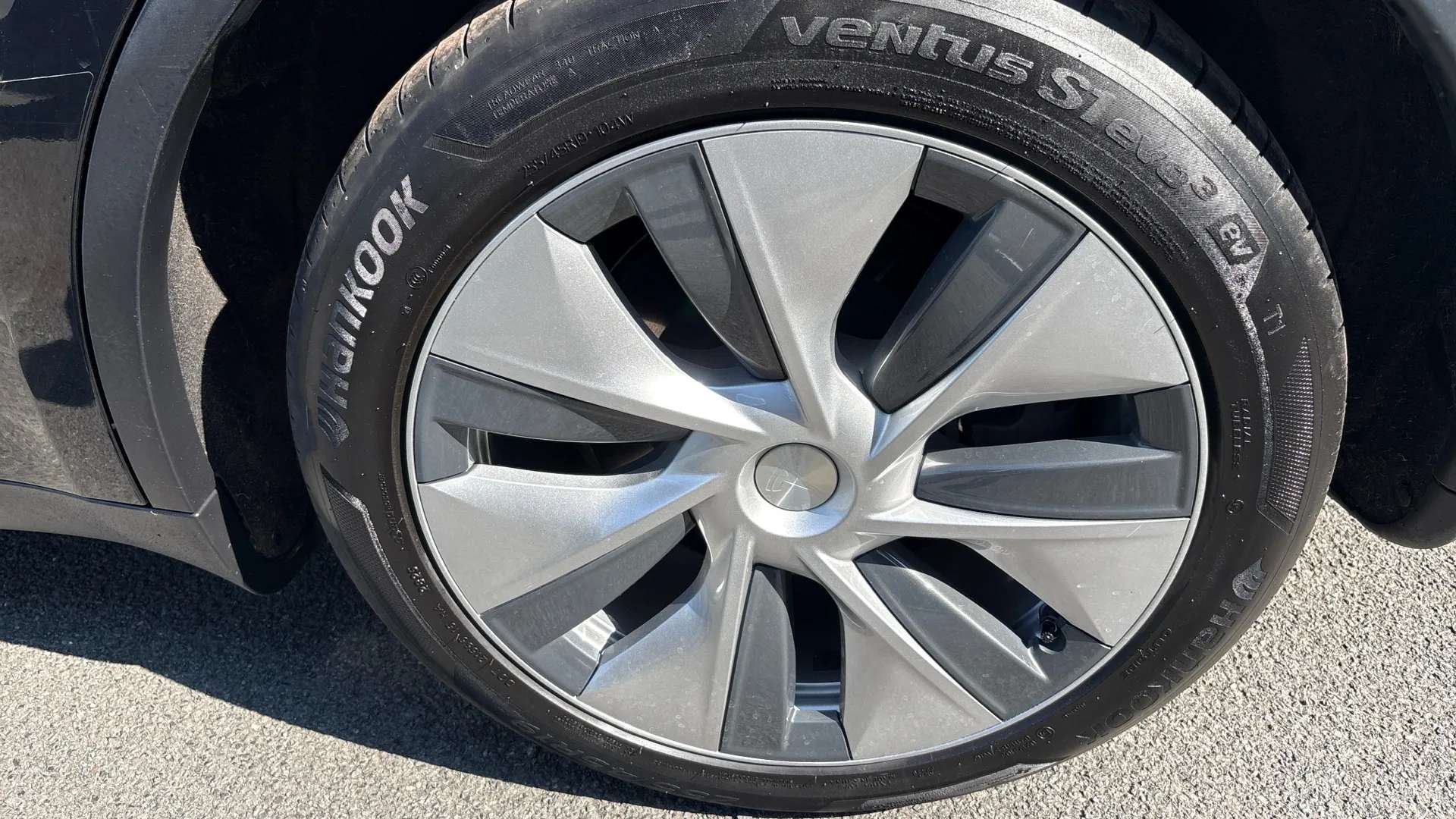 2023 TESLA MODEL Y 2023 TESLA MODEL Y