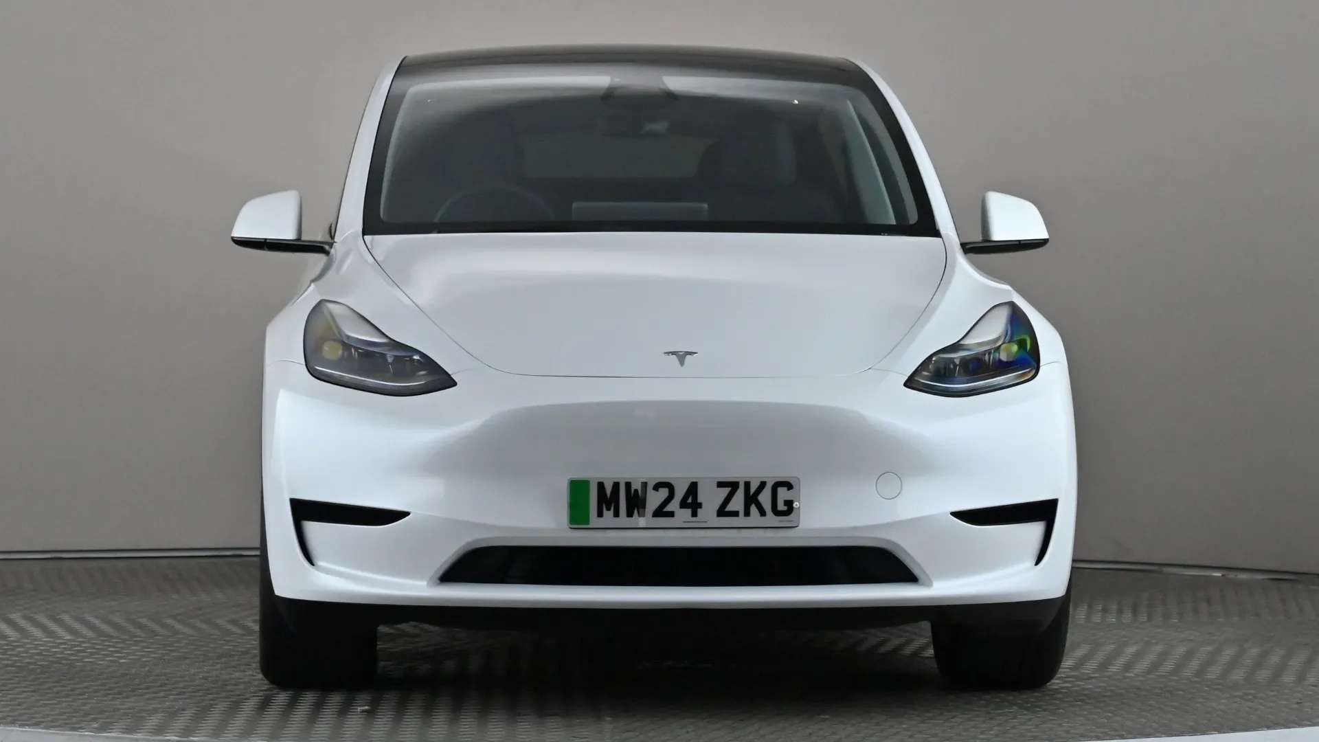 A 2024 TESLA MODEL Y RWD Auto A 2024 TESLA MODEL Y RWD Auto