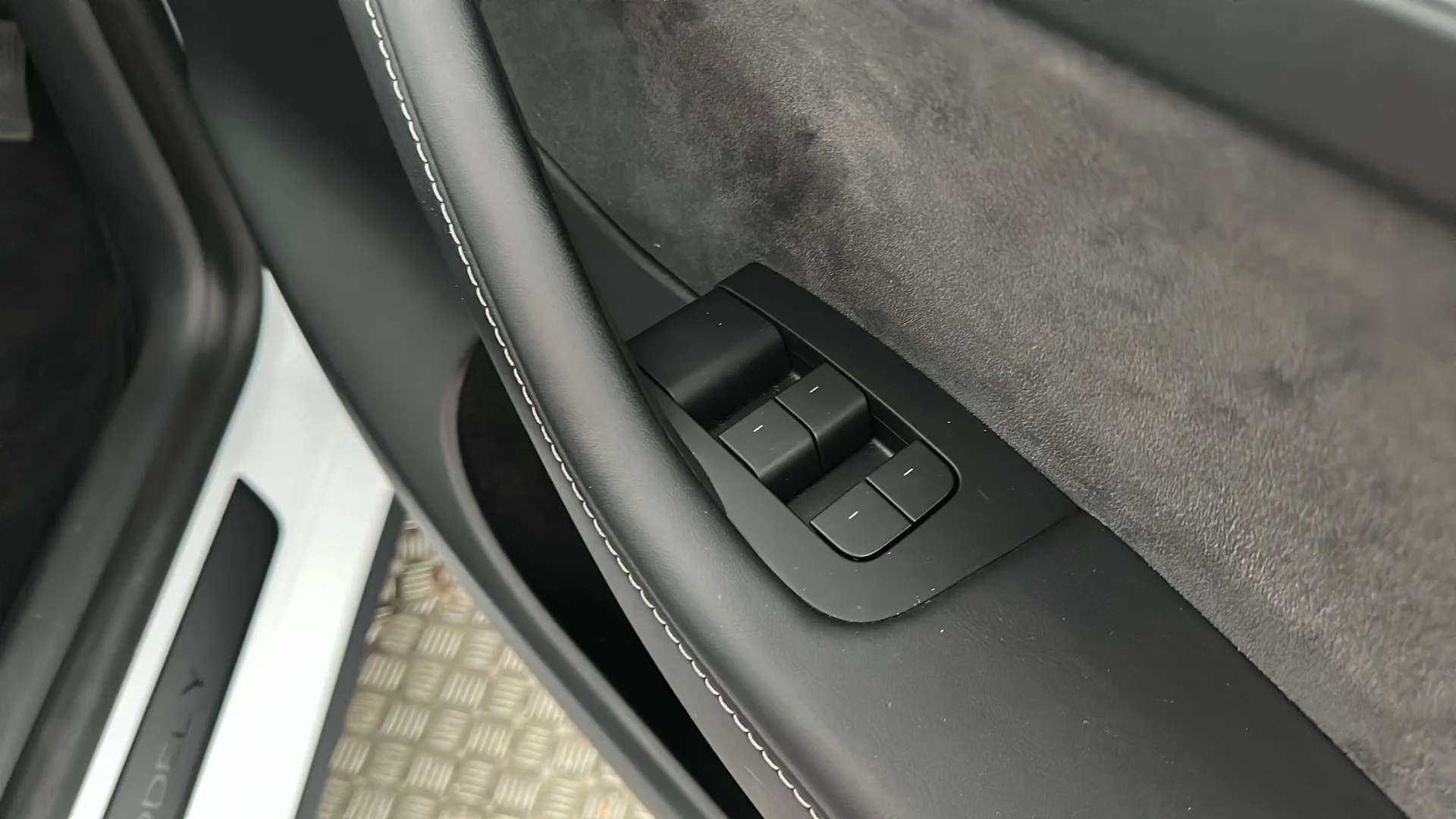 2024 TESLA MODEL Y 2024 TESLA MODEL Y