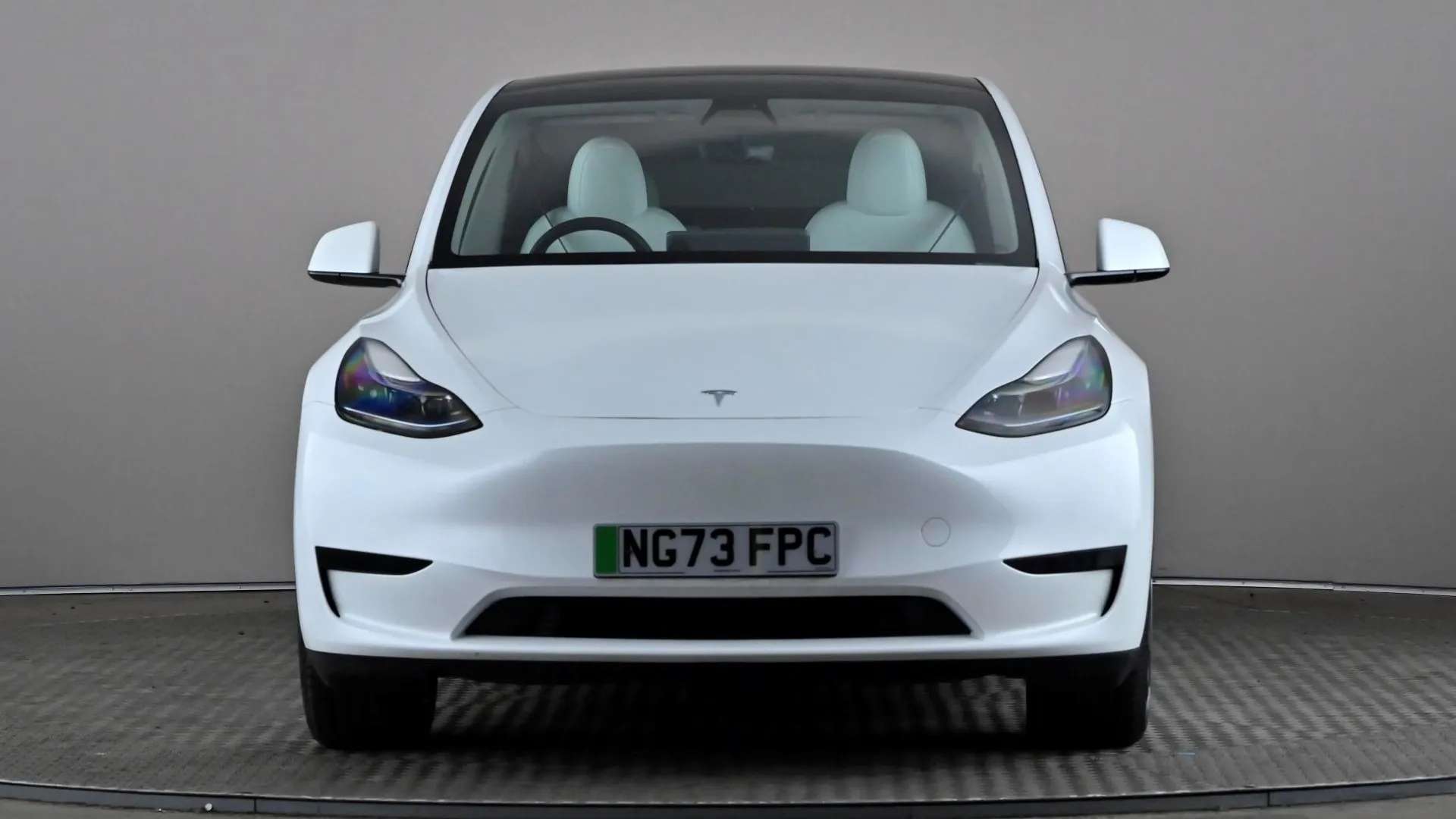 A 2024 TESLA MODEL Y RWD Auto A 2024 TESLA MODEL Y RWD Auto