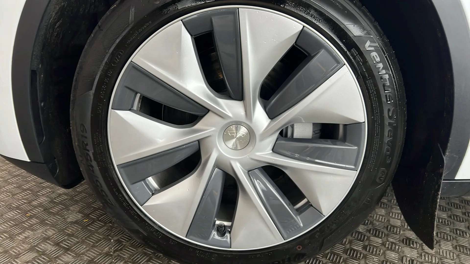 2023 TESLA MODEL Y 2023 TESLA MODEL Y