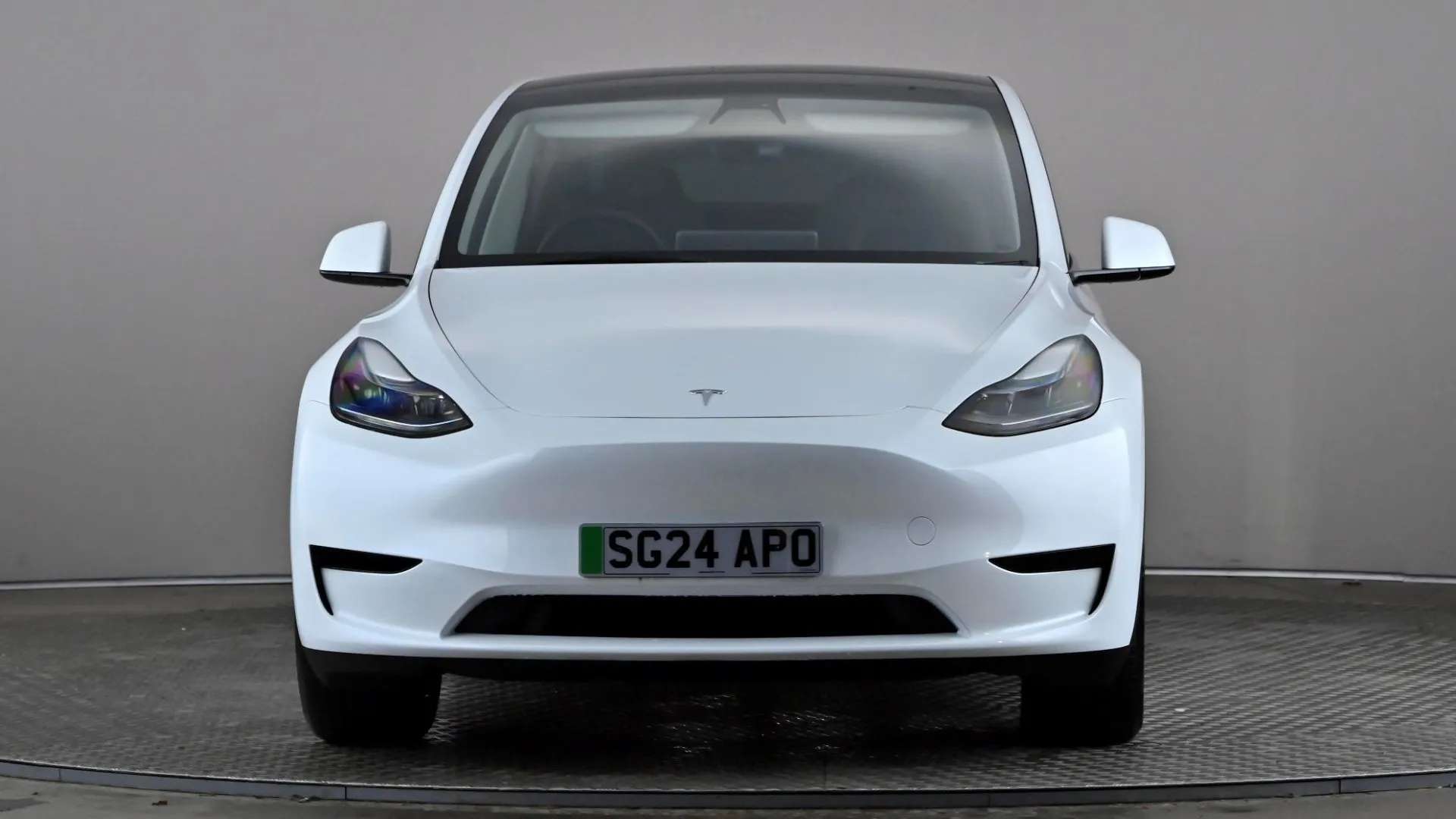 A 2024 TESLA MODEL Y RWD Auto A 2024 TESLA MODEL Y RWD Auto