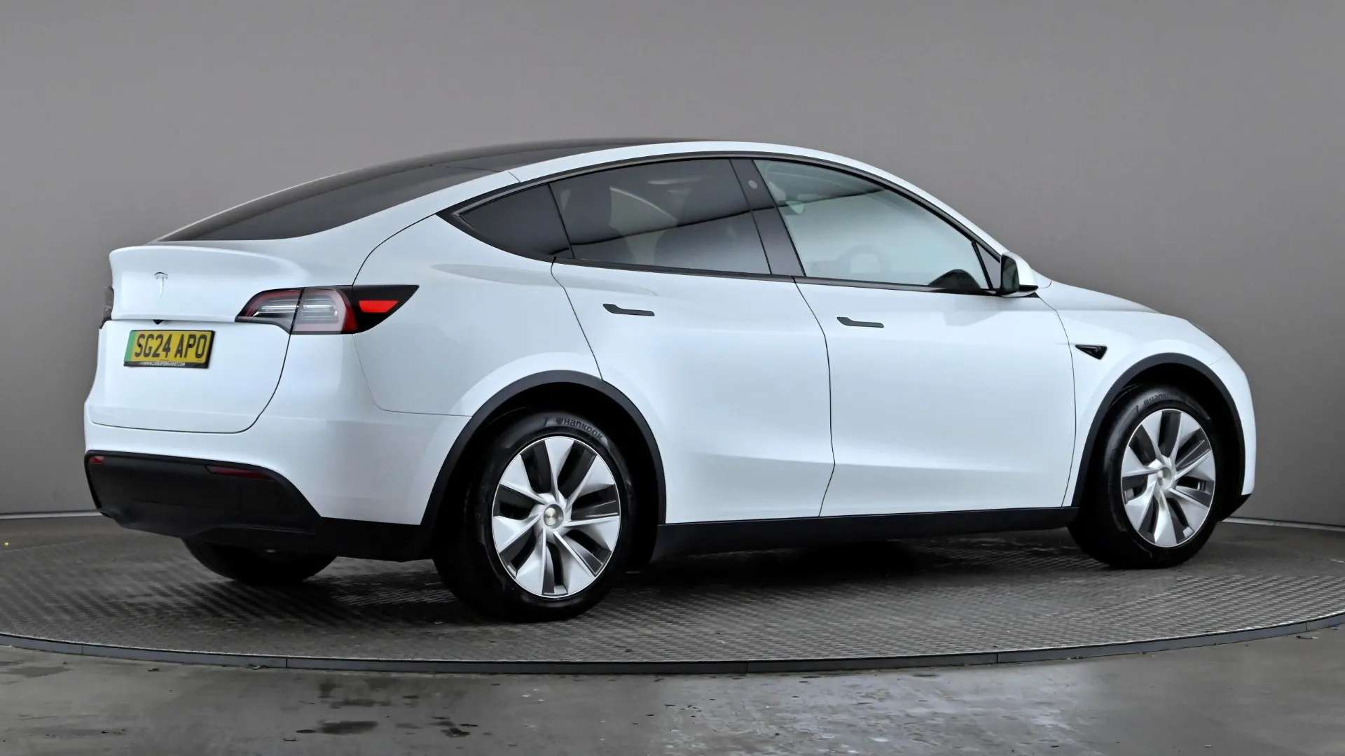 2024 TESLA MODEL Y 2024 TESLA MODEL Y