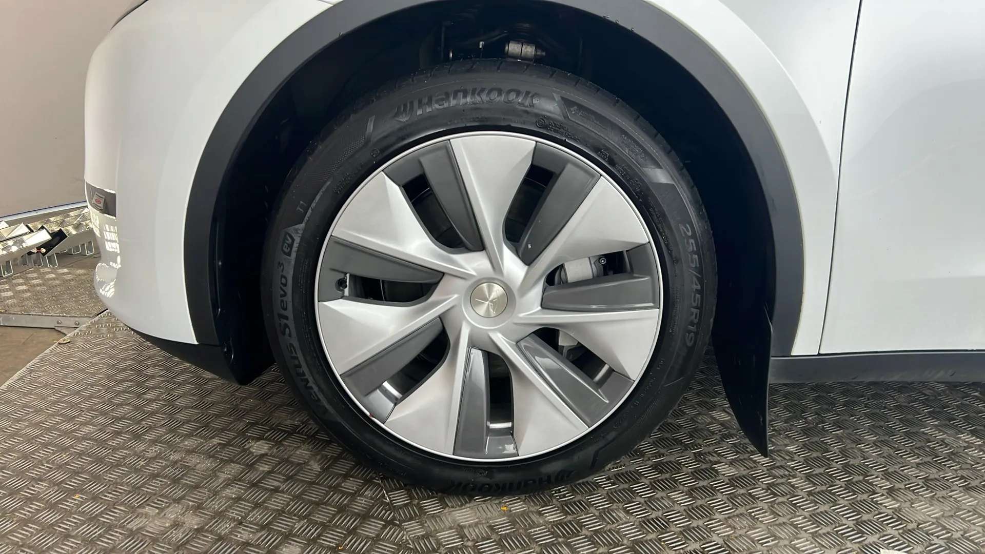 2024 TESLA MODEL Y 2024 TESLA MODEL Y