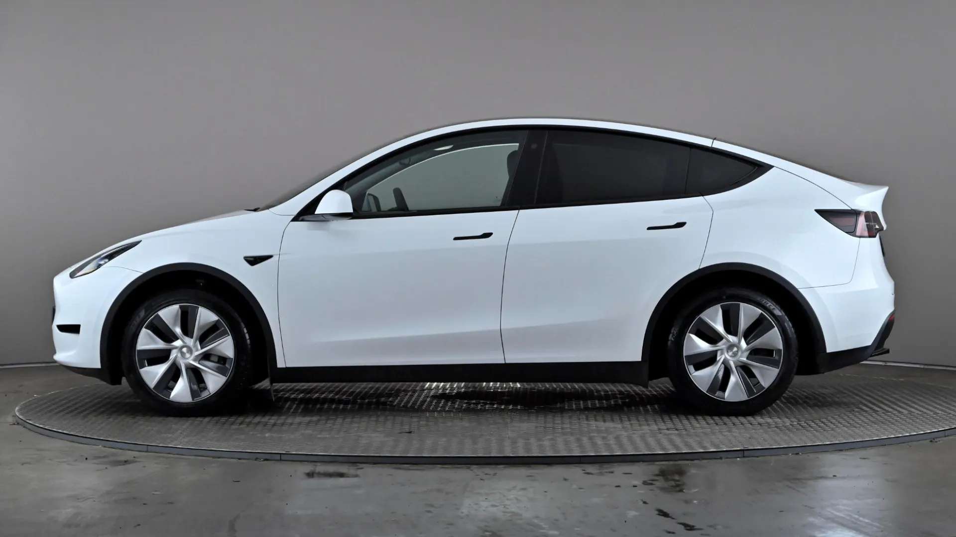 A 2023 TESLA MODEL Y RWD Auto A 2023 TESLA MODEL Y RWD Auto