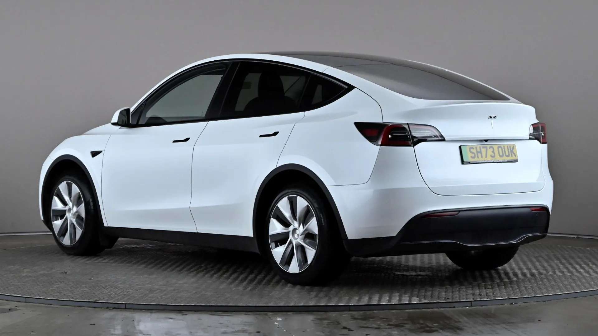 A 2023 TESLA MODEL Y RWD Auto A 2023 TESLA MODEL Y RWD Auto