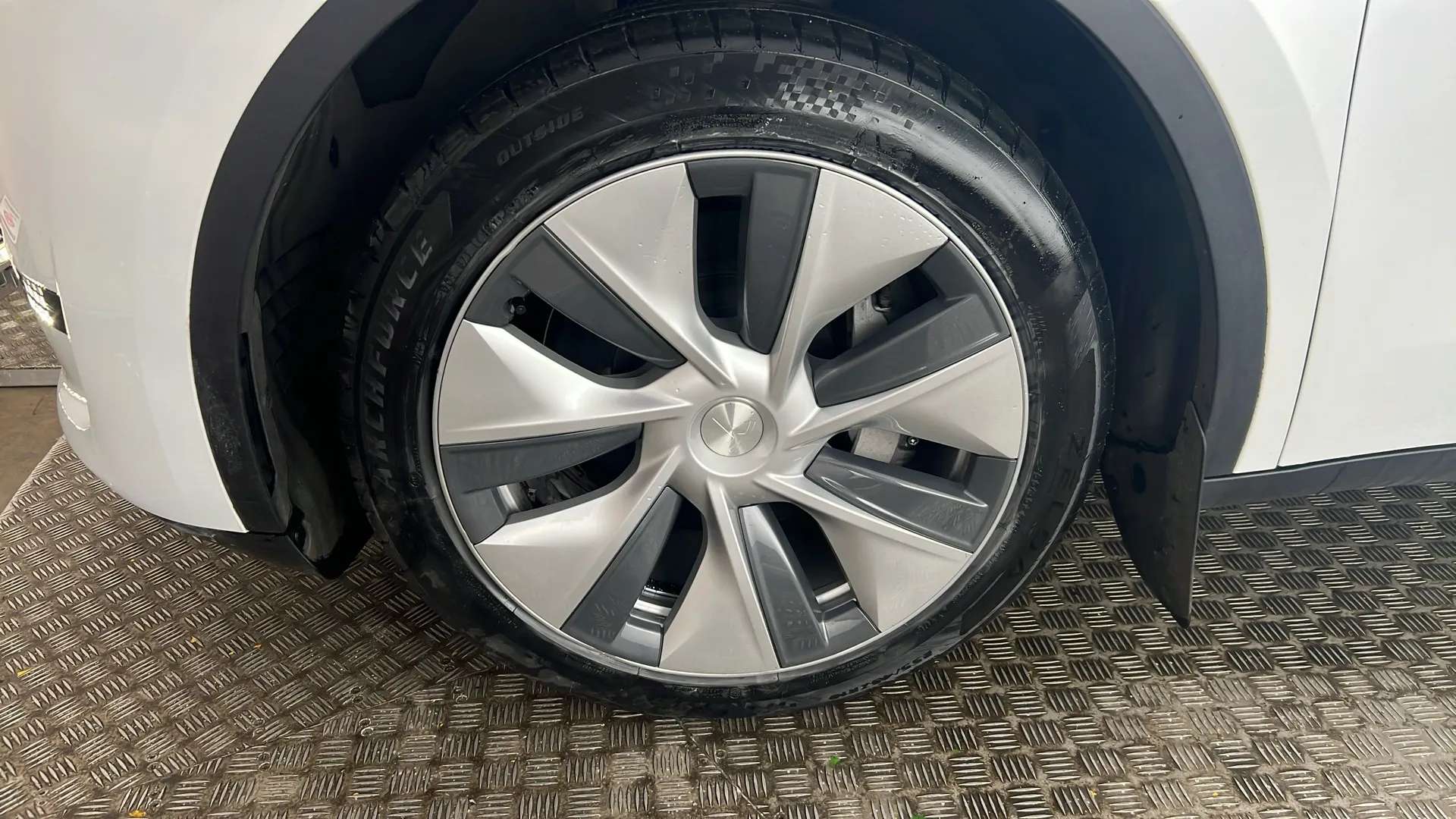 2023 TESLA MODEL Y 2023 TESLA MODEL Y