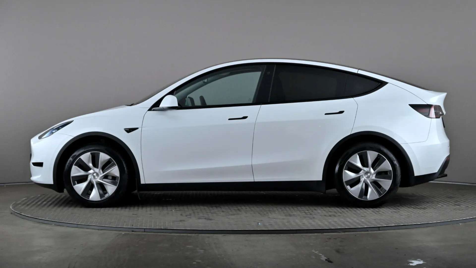 A 2023 TESLA MODEL Y RWD Auto A 2023 TESLA MODEL Y RWD Auto