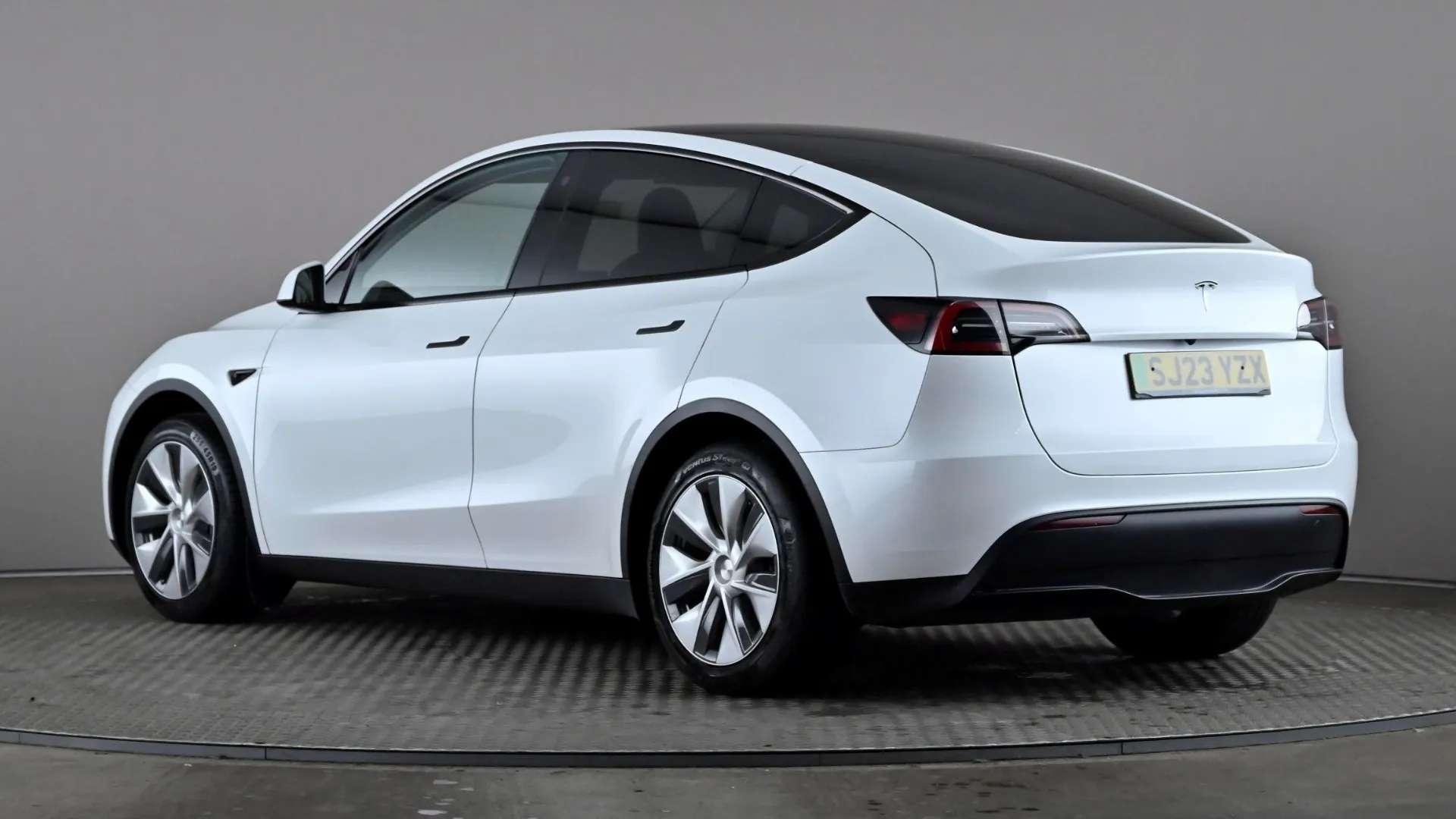 A 2023 TESLA MODEL Y RWD Auto A 2023 TESLA MODEL Y RWD Auto