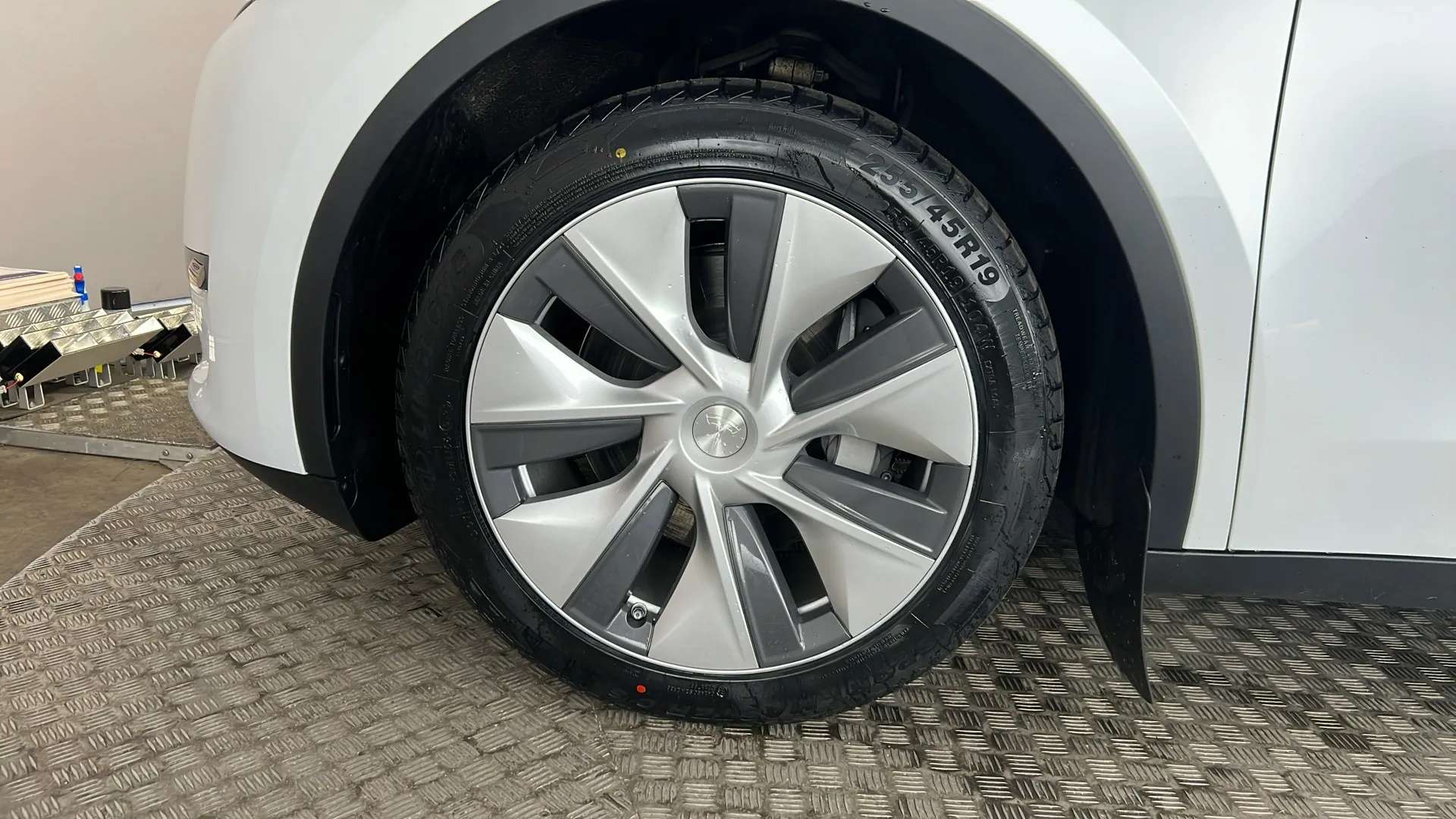 2023 TESLA MODEL Y 2023 TESLA MODEL Y