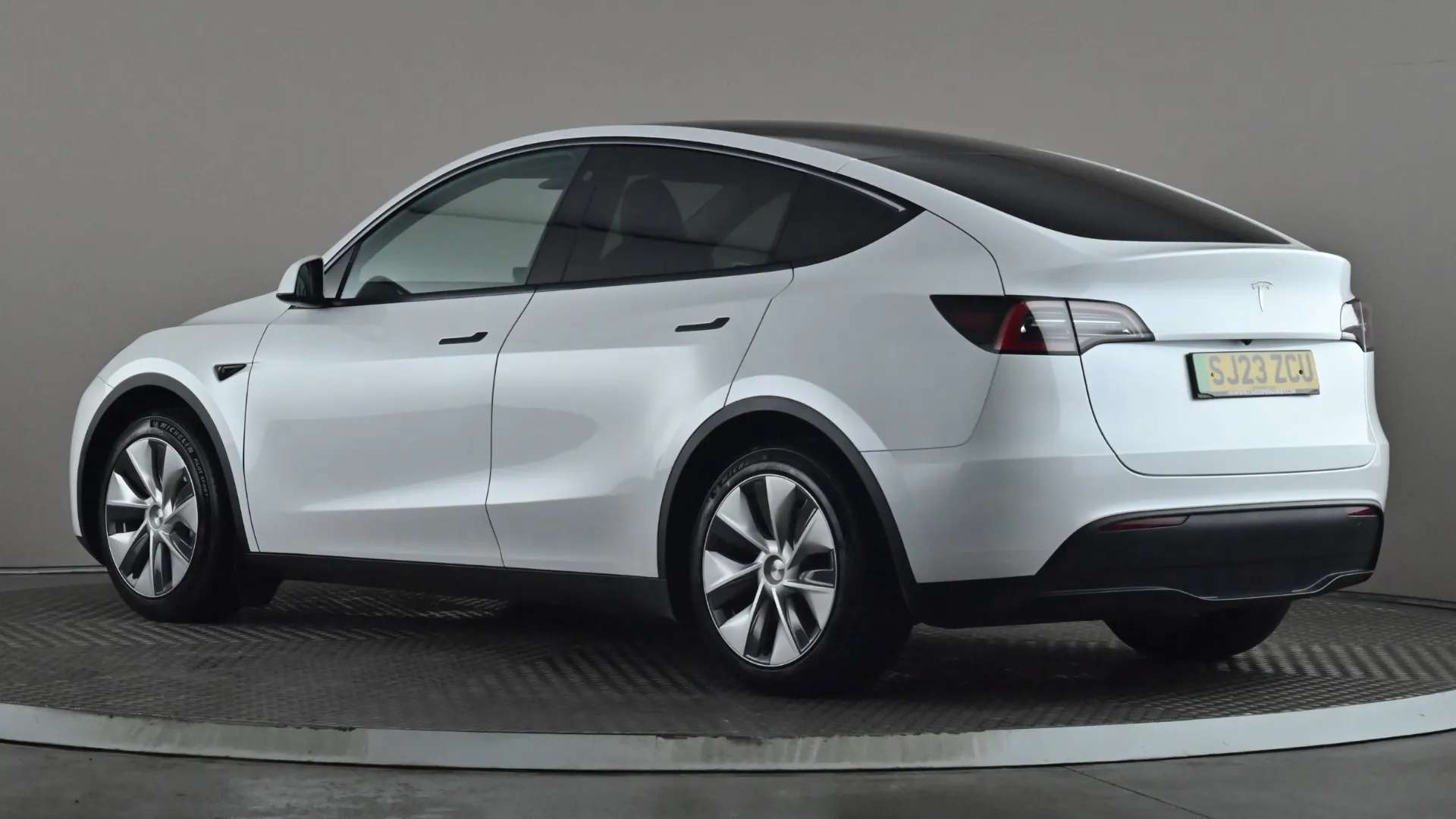 A 2023 TESLA MODEL Y RWD Auto A 2023 TESLA MODEL Y RWD Auto