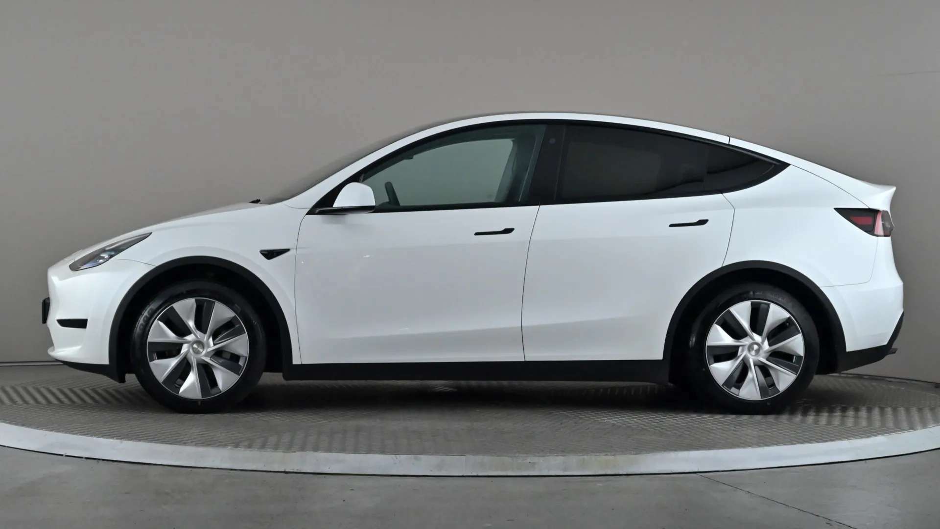 A 2023 TESLA MODEL Y RWD Auto A 2023 TESLA MODEL Y RWD Auto