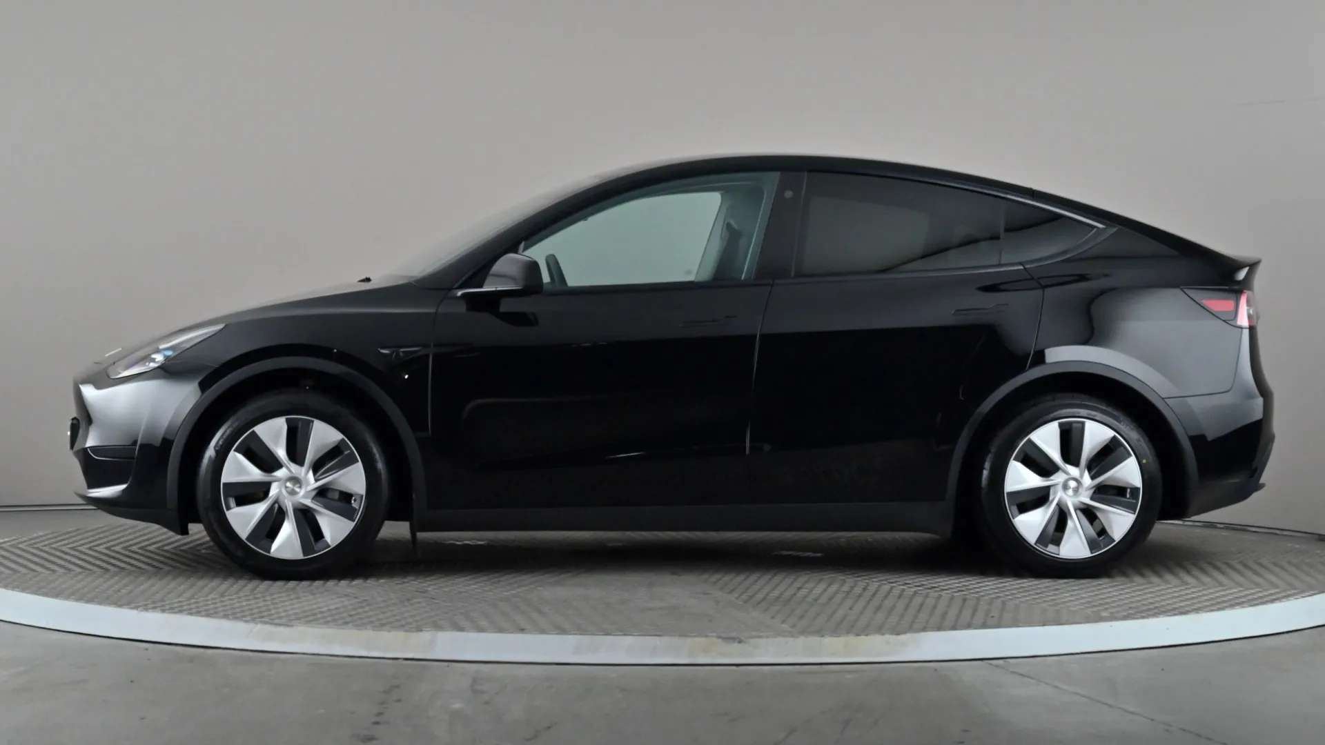 A 2023 TESLA MODEL Y RWD Auto A 2023 TESLA MODEL Y RWD Auto