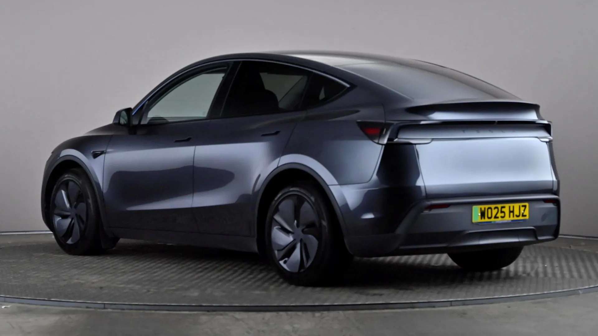A 2025 TESLA MODEL Y RWD Auto A 2025 TESLA MODEL Y RWD Auto