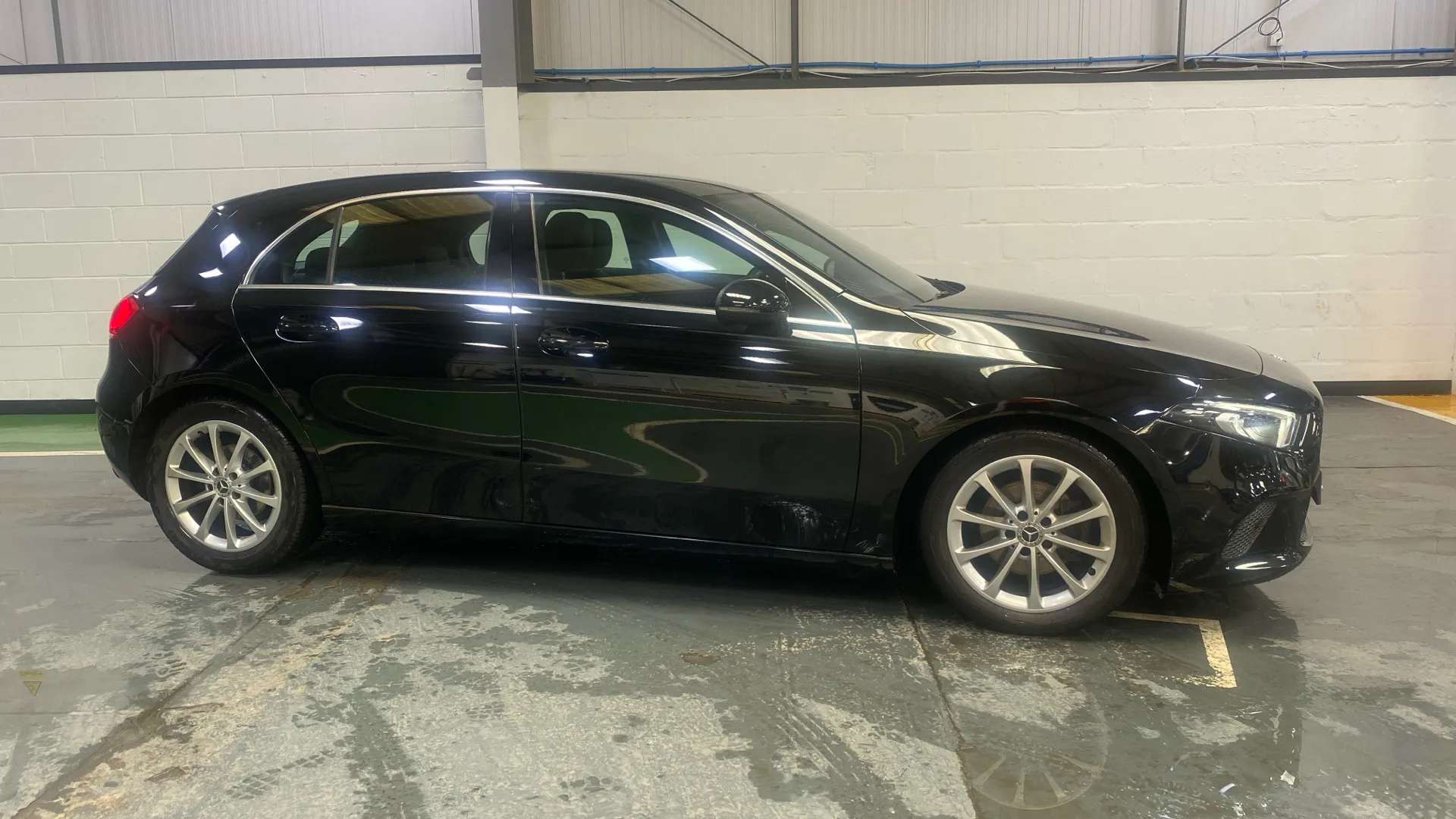 A 2019 MERCEDES-BENZ A CLASS A180d Sport Executive Auto A 2019 MERCEDES-BENZ A CLASS A180d Sport Executive Auto