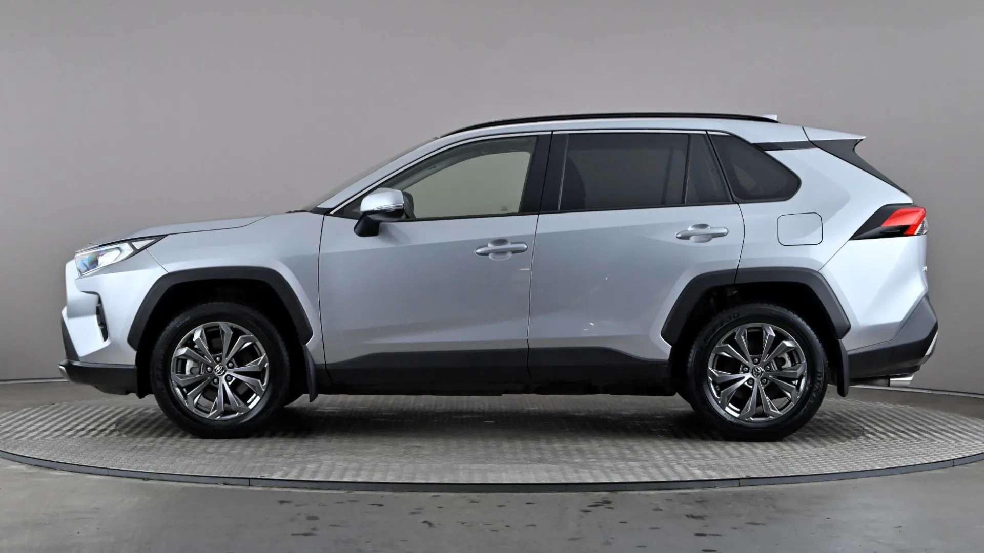 A 2023 TOYOTA RAV4 2.5 VVT-i Hybrid Design CVT 2WD A 2023 TOYOTA RAV4 2.5 VVT-i Hybrid Design CVT 2WD