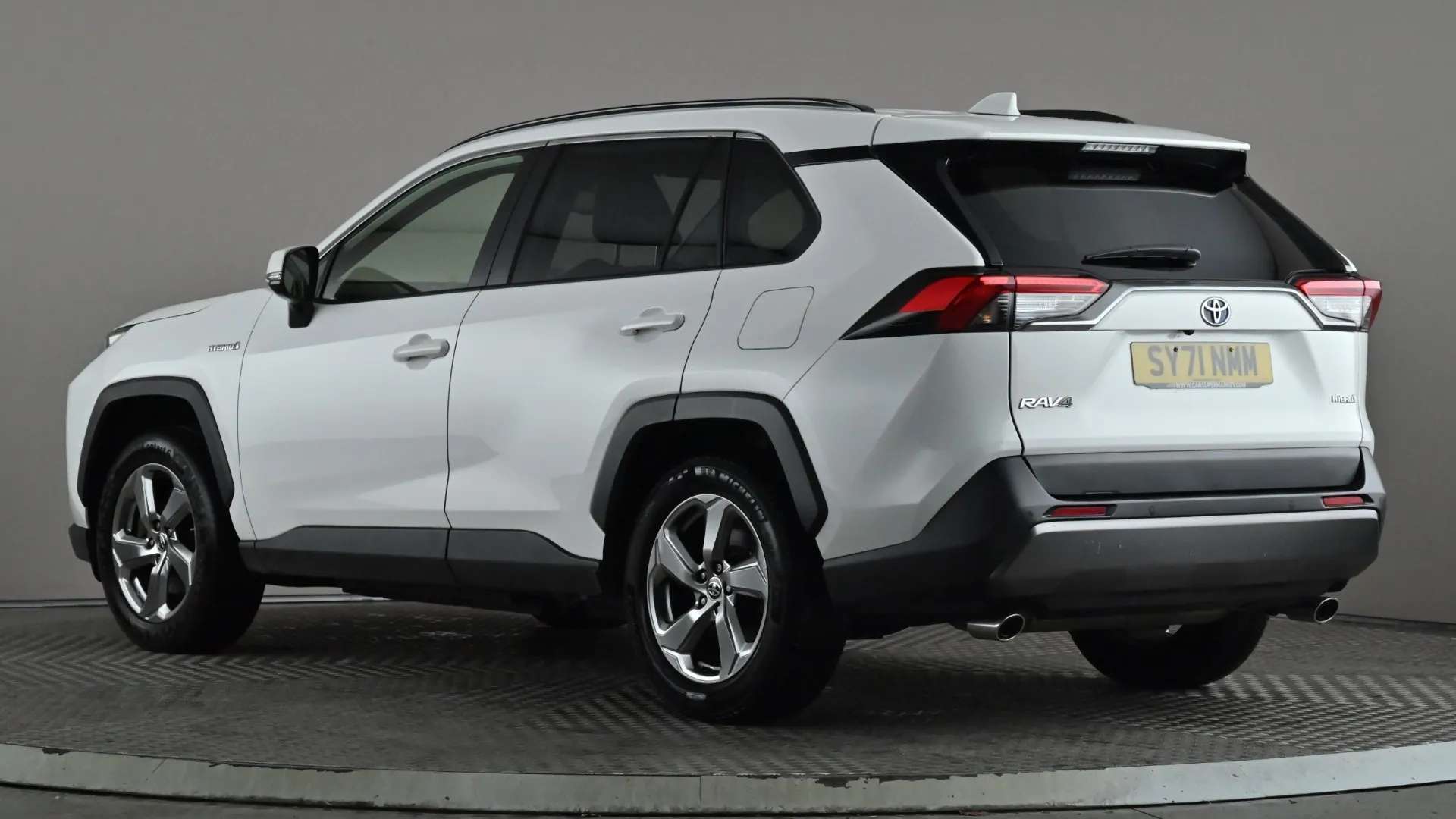 A 2021 TOYOTA RAV4 2.5 VVT-i Hybrid Design CVT 2WD A 2021 TOYOTA RAV4 2.5 VVT-i Hybrid Design CVT 2WD