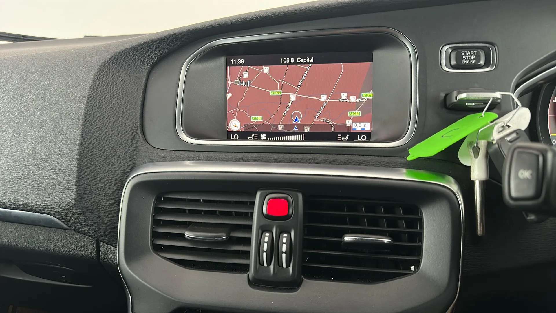 2019 VOLVO V40 2019 VOLVO V40