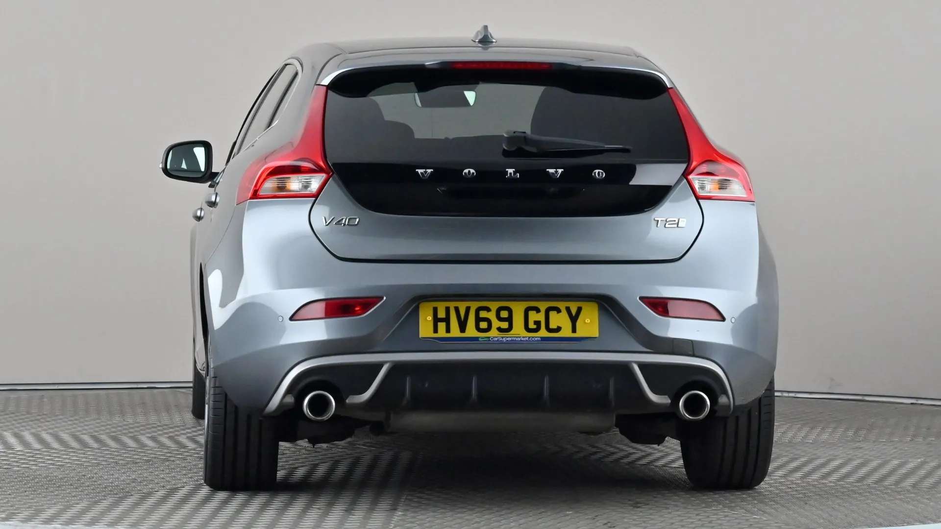 2019 VOLVO V40 2019 VOLVO V40