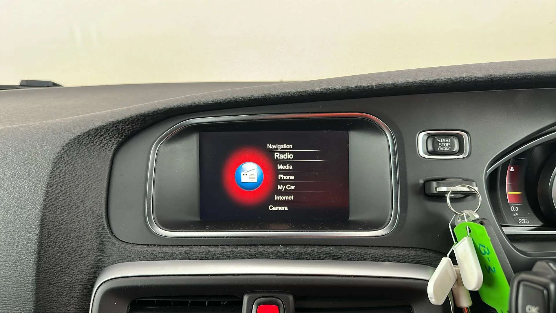 2019 VOLVO V40 2019 VOLVO V40