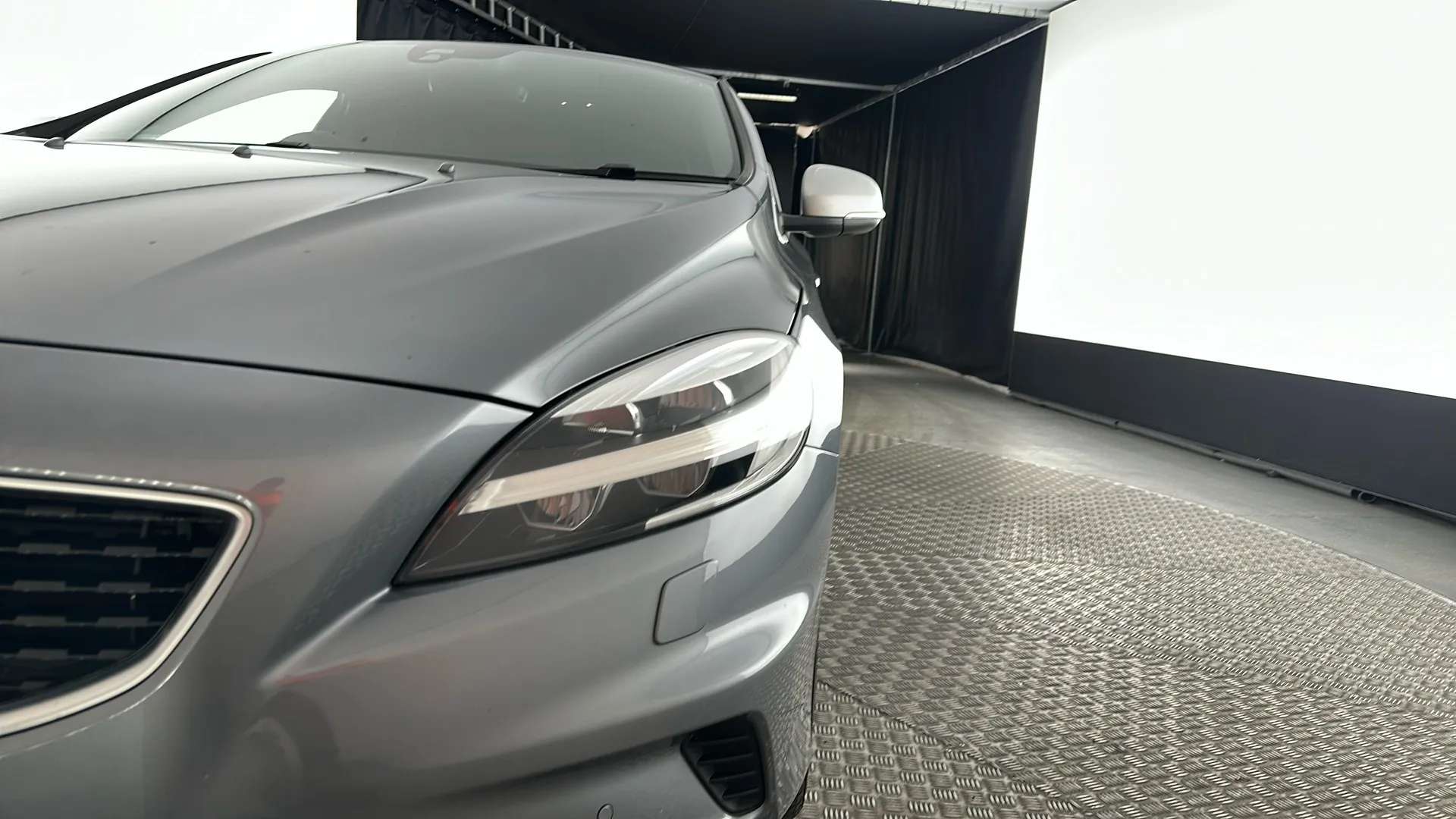 2019 VOLVO V40 2019 VOLVO V40